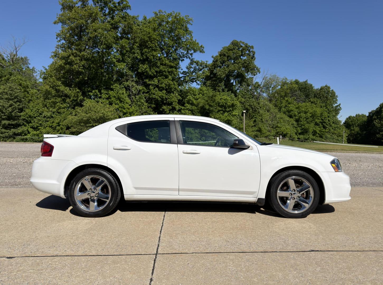 2014 WHITE /Black Dodge Avenger SE (1C3CDZAB2EN) with an 2.4L 4 Cyl. engine, Automatic transmission, located at 2990 Old Orchard Rd., Jackson, MO, 63755, 37.354214, -89.612106 - 2014 Dodge Avenger SE 1-Owner 118xxx miles Front Wheel Drive 2.4L 4 Cyl. Automatic Cruise Power Windows/Locks/Mirrors We have financing available and we accept trades! Fill out a credit application on our website or come by today! If you have any questions, give us a call at (573) 204-7777 - Photo#4