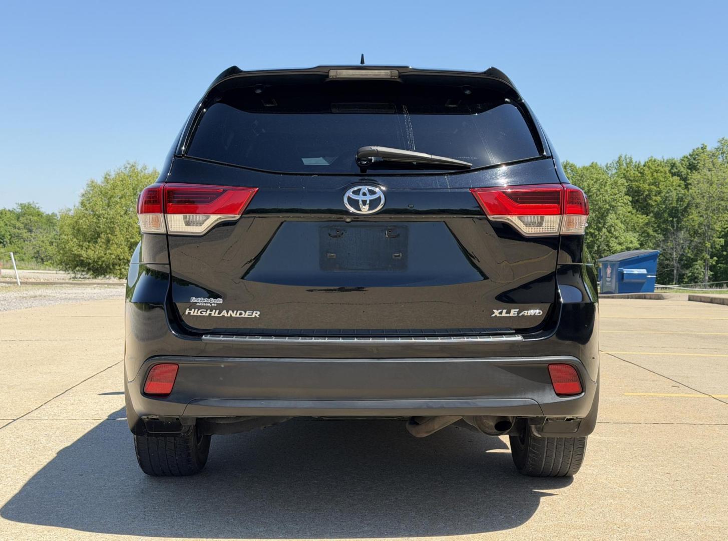 2018 BLACK /Gray Toyota Highlander XLE AWD V6 (5TDJZRFH0JS) with an 3.5L V6 engine, Automatic transmission, located at 2990 Old Orchard Rd., Jackson, MO, 63755, 37.354214, -89.612106 - 2018 Toyota Highlander XLE 1-Owner 195xxx miles All Wheel Drive 3.5L V6 Automatic Leather 3rd Row Navigation Power/Heated Seats Backup Camera Sunroof Bluetooth Cruise Power Windows/Locks/Mirrors We have financing available and we accept trades! Fill out a credit application on our web - Photo#12
