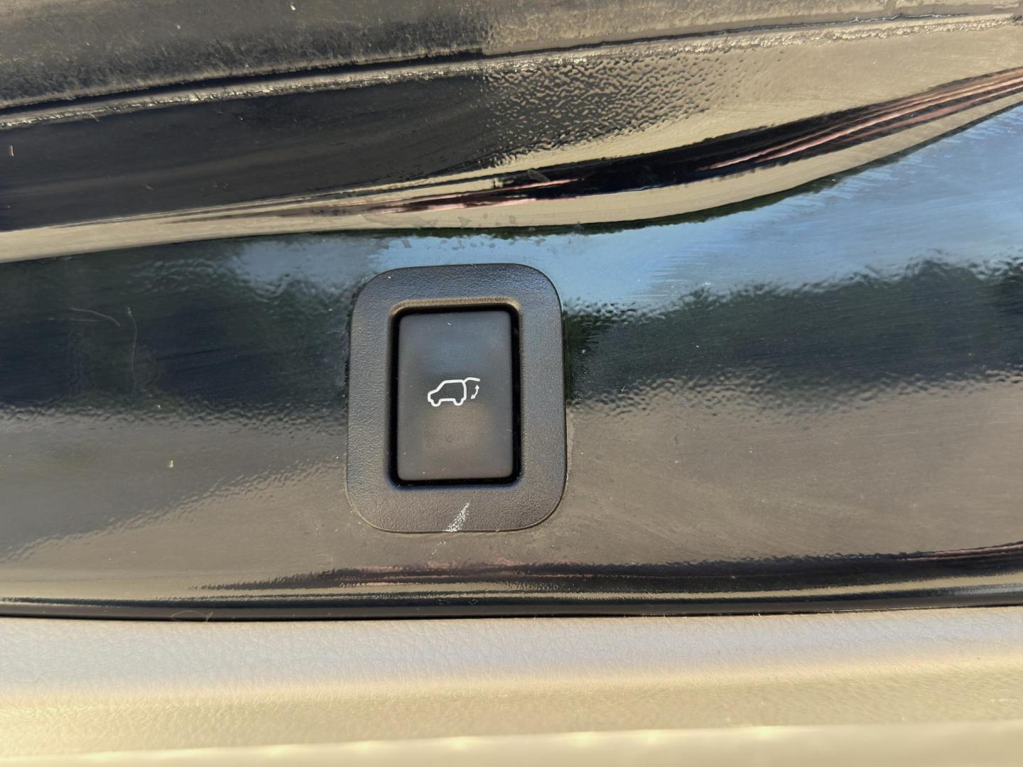 2018 BLACK /Gray Toyota Highlander XLE AWD V6 (5TDJZRFH0JS) with an 3.5L V6 engine, Automatic transmission, located at 2990 Old Orchard Rd., Jackson, MO, 63755, 37.354214, -89.612106 - 2018 Toyota Highlander XLE 1-Owner 195xxx miles All Wheel Drive 3.5L V6 Automatic Leather 3rd Row Navigation Power/Heated Seats Backup Camera Sunroof Bluetooth Cruise Power Windows/Locks/Mirrors We have financing available and we accept trades! Fill out a credit application on our web - Photo#23