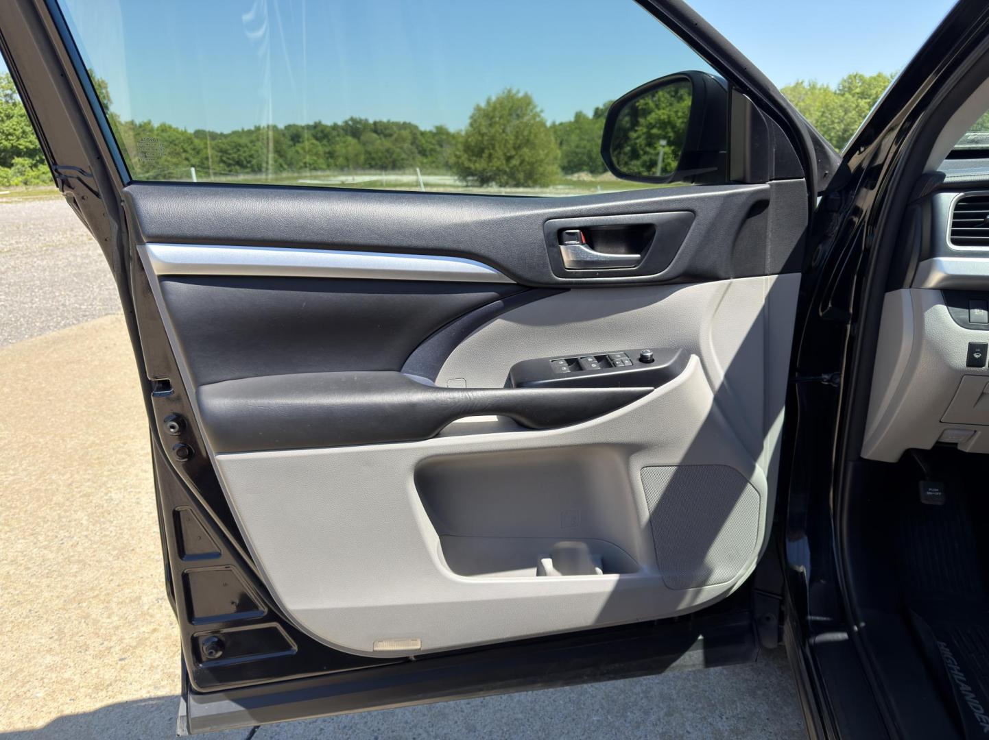 2018 BLACK /Gray Toyota Highlander XLE AWD V6 (5TDJZRFH0JS) with an 3.5L V6 engine, Automatic transmission, located at 2990 Old Orchard Rd., Jackson, MO, 63755, 37.354214, -89.612106 - 2018 Toyota Highlander XLE 1-Owner 195xxx miles All Wheel Drive 3.5L V6 Automatic Leather 3rd Row Navigation Power/Heated Seats Backup Camera Sunroof Bluetooth Cruise Power Windows/Locks/Mirrors We have financing available and we accept trades! Fill out a credit application on our web - Photo#14