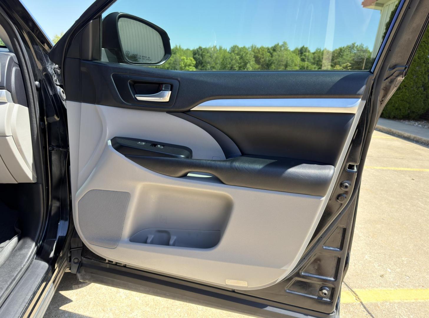 2018 BLACK /Gray Toyota Highlander XLE AWD V6 (5TDJZRFH0JS) with an 3.5L V6 engine, Automatic transmission, located at 2990 Old Orchard Rd., Jackson, MO, 63755, 37.354214, -89.612106 - 2018 Toyota Highlander XLE 1-Owner 195xxx miles All Wheel Drive 3.5L V6 Automatic Leather 3rd Row Navigation Power/Heated Seats Backup Camera Sunroof Bluetooth Cruise Power Windows/Locks/Mirrors We have financing available and we accept trades! Fill out a credit application on our web - Photo#16