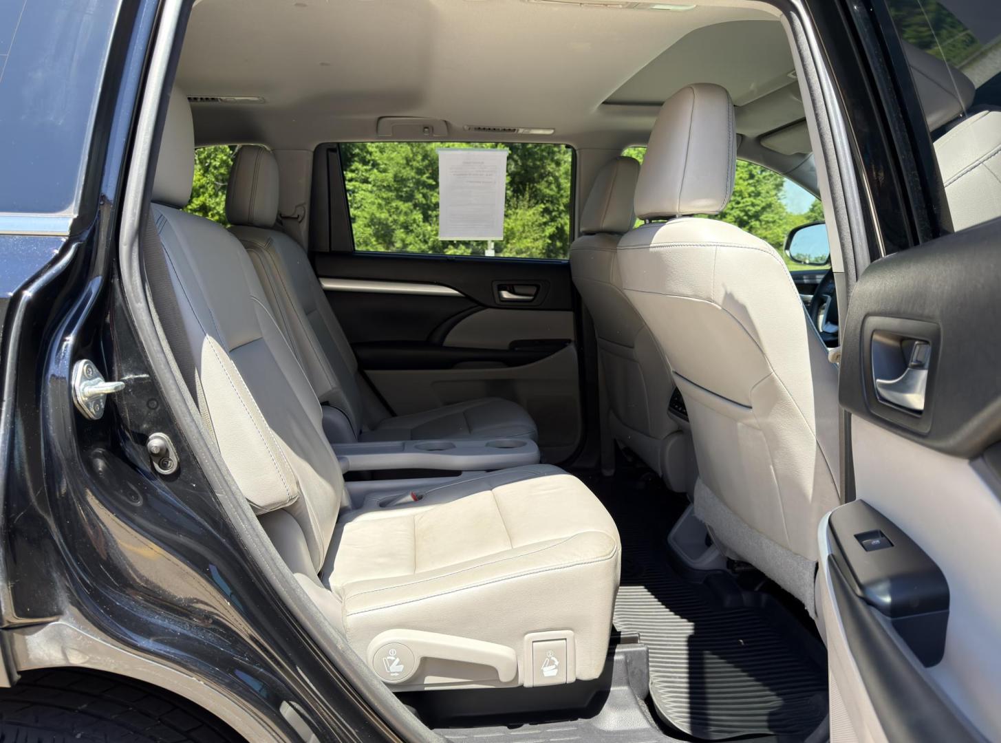 2018 BLACK /Gray Toyota Highlander XLE AWD V6 (5TDJZRFH0JS) with an 3.5L V6 engine, Automatic transmission, located at 2990 Old Orchard Rd., Jackson, MO, 63755, 37.354214, -89.612106 - 2018 Toyota Highlander XLE 1-Owner 195xxx miles All Wheel Drive 3.5L V6 Automatic Leather 3rd Row Navigation Power/Heated Seats Backup Camera Sunroof Bluetooth Cruise Power Windows/Locks/Mirrors We have financing available and we accept trades! Fill out a credit application on our web - Photo#19