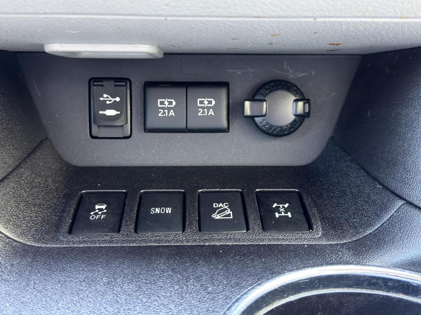 2018 BLACK /Gray Toyota Highlander XLE AWD V6 (5TDJZRFH0JS) with an 3.5L V6 engine, Automatic transmission, located at 2990 Old Orchard Rd., Jackson, MO, 63755, 37.354214, -89.612106 - 2018 Toyota Highlander XLE 1-Owner 195xxx miles All Wheel Drive 3.5L V6 Automatic Leather 3rd Row Navigation Power/Heated Seats Backup Camera Sunroof Bluetooth Cruise Power Windows/Locks/Mirrors We have financing available and we accept trades! Fill out a credit application on our web - Photo#33