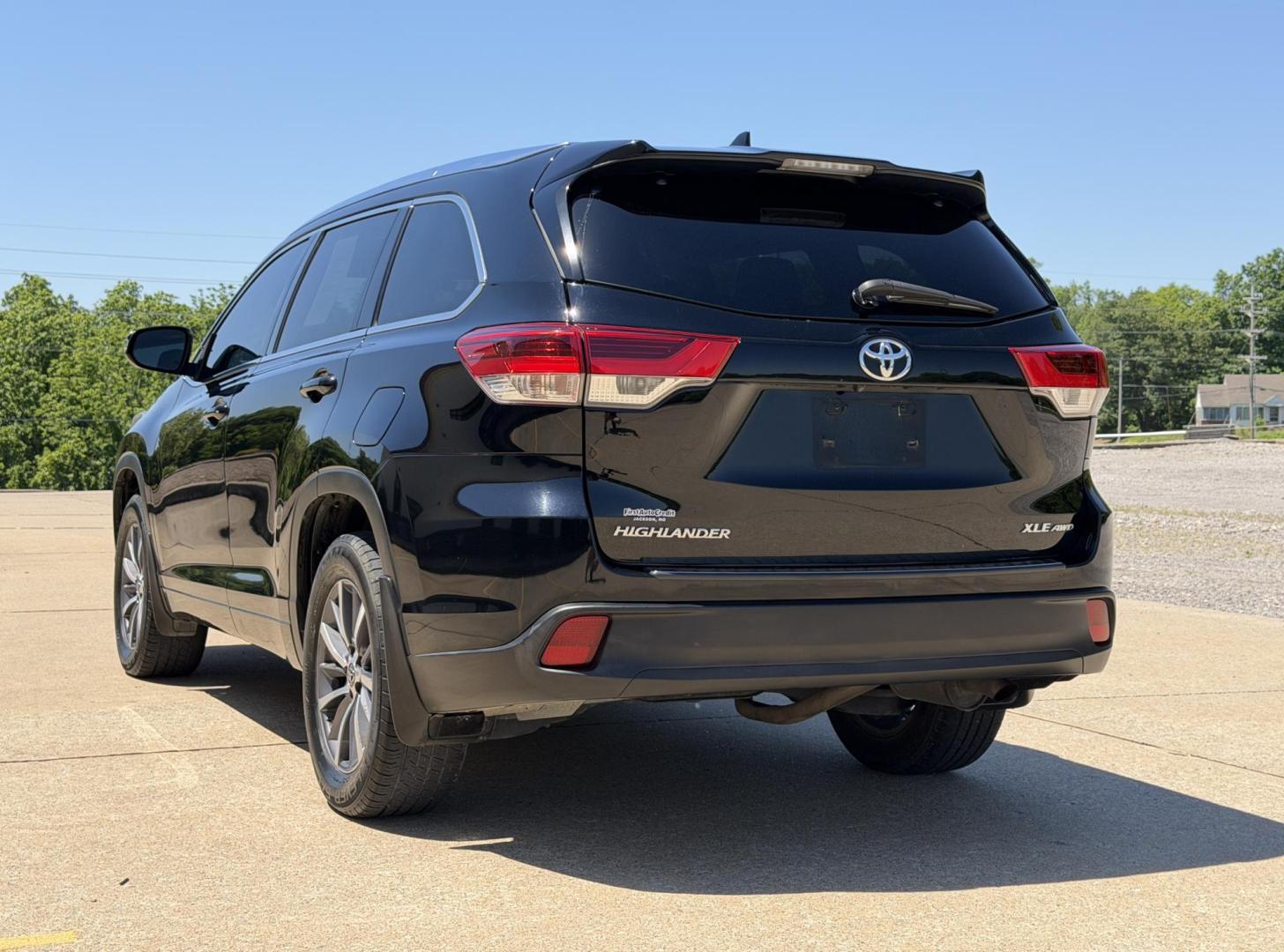 2018 BLACK /Gray Toyota Highlander XLE AWD V6 (5TDJZRFH0JS) with an 3.5L V6 engine, Automatic transmission, located at 2990 Old Orchard Rd., Jackson, MO, 63755, 37.354214, -89.612106 - 2018 Toyota Highlander XLE 1-Owner 195xxx miles All Wheel Drive 3.5L V6 Automatic Leather 3rd Row Navigation Power/Heated Seats Backup Camera Sunroof Bluetooth Cruise Power Windows/Locks/Mirrors We have financing available and we accept trades! Fill out a credit application on our web - Photo#11