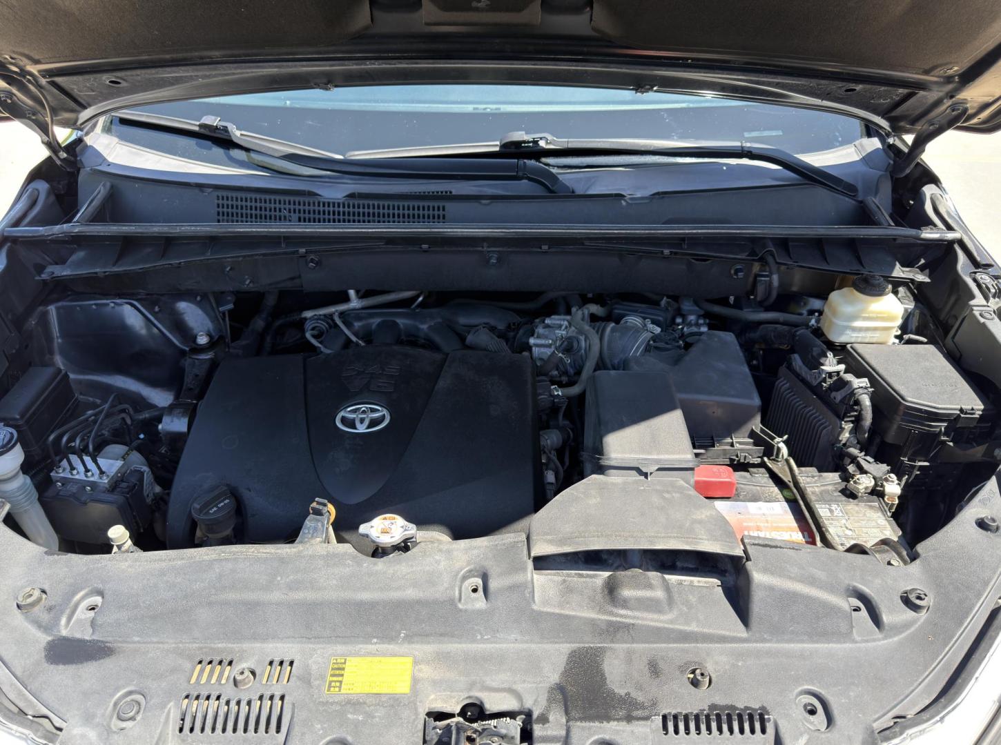 2018 BLACK /Gray Toyota Highlander XLE AWD V6 (5TDJZRFH0JS) with an 3.5L V6 engine, Automatic transmission, located at 2990 Old Orchard Rd., Jackson, MO, 63755, 37.354214, -89.612106 - 2018 Toyota Highlander XLE 1-Owner 195xxx miles All Wheel Drive 3.5L V6 Automatic Leather 3rd Row Navigation Power/Heated Seats Backup Camera Sunroof Bluetooth Cruise Power Windows/Locks/Mirrors We have financing available and we accept trades! Fill out a credit application on our web - Photo#40