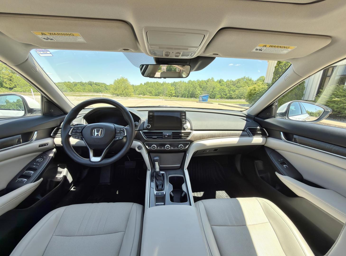 2018 WHITE /Tan Honda Accord EX-L CVT (1HGCV1F5XJA) with an 1.5L 4 Cyl. engine, CVT transmission, located at 2990 Old Orchard Rd., Jackson, MO, 63755, 37.354214, -89.612106 - 2018 Honda Accord EX-L 1-Owner 46xxx miles Front Wheel Drive 1.5L 4 Cyl. Automatic Leather Backup Camera Power/Heated Seats Sunroof Bluetooth Remote Start Cruise Power Windows/Locks/Mirrors We have financing available and we accept trades! Fill out a credit application on our website o - Photo#22