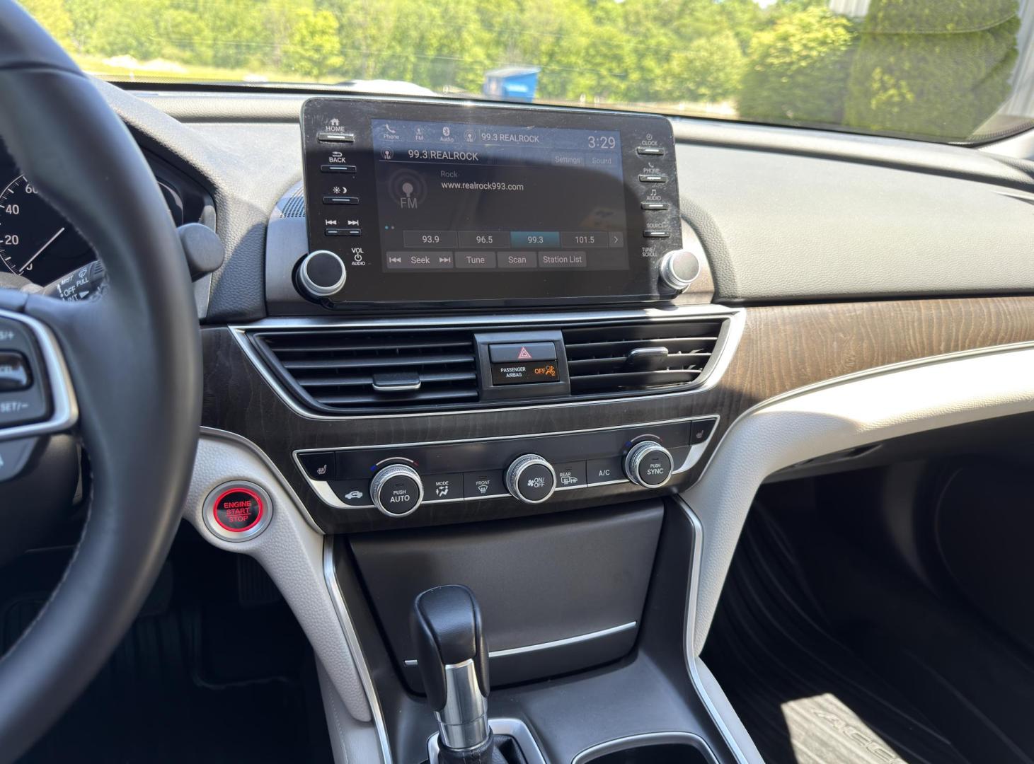 2018 WHITE /Tan Honda Accord EX-L CVT (1HGCV1F5XJA) with an 1.5L 4 Cyl. engine, CVT transmission, located at 2990 Old Orchard Rd., Jackson, MO, 63755, 37.354214, -89.612106 - 2018 Honda Accord EX-L 1-Owner 46xxx miles Front Wheel Drive 1.5L 4 Cyl. Automatic Leather Backup Camera Power/Heated Seats Sunroof Bluetooth Remote Start Cruise Power Windows/Locks/Mirrors We have financing available and we accept trades! Fill out a credit application on our website o - Photo#28