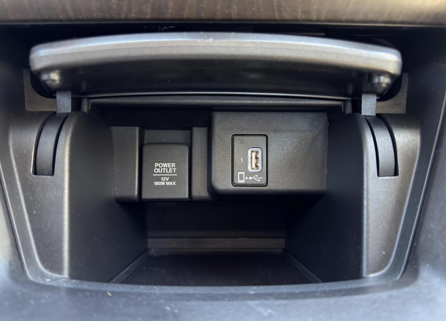 2018 WHITE /Tan Honda Accord EX-L CVT (1HGCV1F5XJA) with an 1.5L 4 Cyl. engine, CVT transmission, located at 2990 Old Orchard Rd., Jackson, MO, 63755, 37.354214, -89.612106 - 2018 Honda Accord EX-L 1-Owner 46xxx miles Front Wheel Drive 1.5L 4 Cyl. Automatic Leather Backup Camera Power/Heated Seats Sunroof Bluetooth Remote Start Cruise Power Windows/Locks/Mirrors We have financing available and we accept trades! Fill out a credit application on our website o - Photo#30
