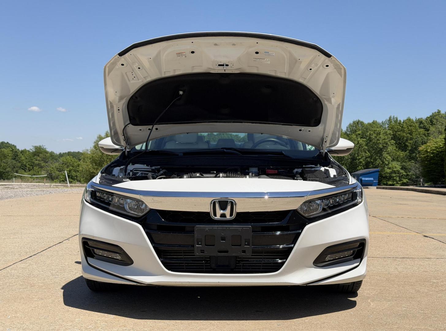 2018 WHITE /Tan Honda Accord EX-L CVT (1HGCV1F5XJA) with an 1.5L 4 Cyl. engine, CVT transmission, located at 2990 Old Orchard Rd., Jackson, MO, 63755, 37.354214, -89.612106 - 2018 Honda Accord EX-L 1-Owner 46xxx miles Front Wheel Drive 1.5L 4 Cyl. Automatic Leather Backup Camera Power/Heated Seats Sunroof Bluetooth Remote Start Cruise Power Windows/Locks/Mirrors We have financing available and we accept trades! Fill out a credit application on our website o - Photo#37