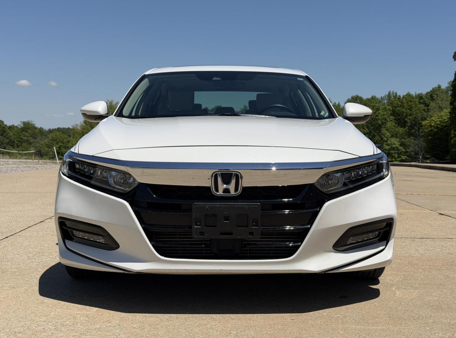 2018 WHITE /Tan Honda Accord EX-L CVT (1HGCV1F5XJA) with an 1.5L 4 Cyl. engine, CVT transmission, located at 2990 Old Orchard Rd., Jackson, MO, 63755, 37.354214, -89.612106 - 2018 Honda Accord EX-L 1-Owner 46xxx miles Front Wheel Drive 1.5L 4 Cyl. Automatic Leather Backup Camera Power/Heated Seats Sunroof Bluetooth Remote Start Cruise Power Windows/Locks/Mirrors We have financing available and we accept trades! Fill out a credit application on our website o - Photo#13