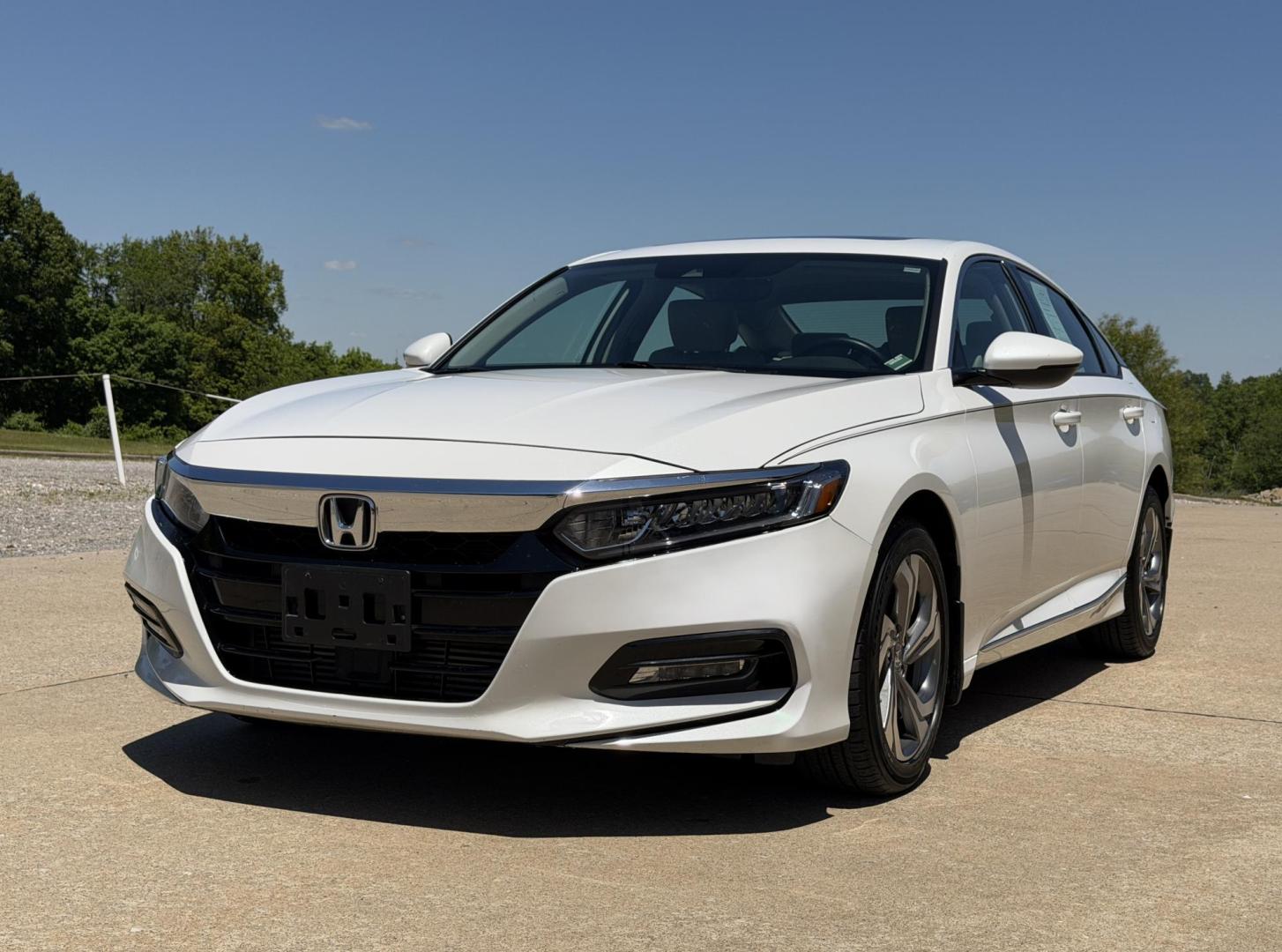 2018 WHITE /Tan Honda Accord EX-L CVT (1HGCV1F5XJA) with an 1.5L 4 Cyl. engine, CVT transmission, located at 2990 Old Orchard Rd., Jackson, MO, 63755, 37.354214, -89.612106 - 2018 Honda Accord EX-L 1-Owner 46xxx miles Front Wheel Drive 1.5L 4 Cyl. Automatic Leather Backup Camera Power/Heated Seats Sunroof Bluetooth Remote Start Cruise Power Windows/Locks/Mirrors We have financing available and we accept trades! Fill out a credit application on our website o - Photo#7