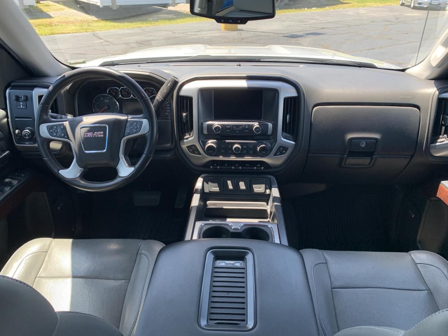 2018 SILVER /GRAY GMC Sierra 1500 SLT Crew Cab Long Box 2WD (3GTU1NER9JG) with an 5.3L V8 OHV 16V engine, Automatic transmission, located at 506 S. Kingshighway, Cape Girardeau, MO, 63703, (573) 235-5000, 37.294991, -89.553635 - 2018 GMC Sierra 1500 SLT Crew Cab Long Box 2WD 105,xxx miles Heated Seats Cooled Seats Leather Backup Cam Bluetooth Heated Steering Wheel Power Windows/Locks/Mirrors Keyless Entry Remote Start We have financing available and we accept trades! Fill out a credit application on our website o - Photo#14