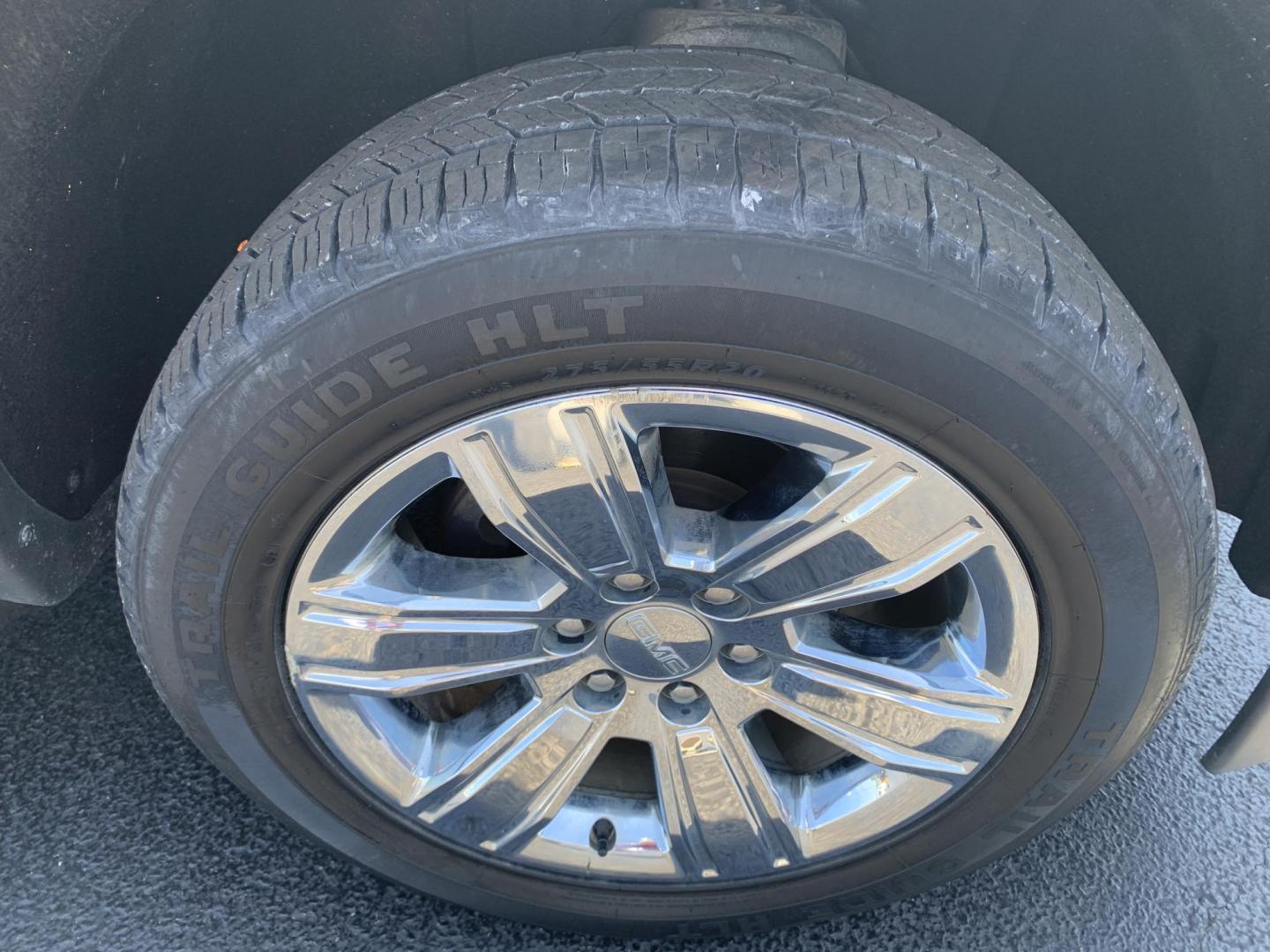 2018 SILVER /GRAY GMC Sierra 1500 SLT Crew Cab Long Box 2WD (3GTU1NER9JG) with an 5.3L V8 OHV 16V engine, Automatic transmission, located at 506 S. Kingshighway, Cape Girardeau, MO, 63703, (573) 235-5000, 37.294991, -89.553635 - 2018 GMC Sierra 1500 SLT Crew Cab Long Box 2WD 105,xxx miles Heated Seats Cooled Seats Leather Backup Cam Bluetooth Heated Steering Wheel Power Windows/Locks/Mirrors Keyless Entry Remote Start We have financing available and we accept trades! Fill out a credit application on our website o - Photo#38