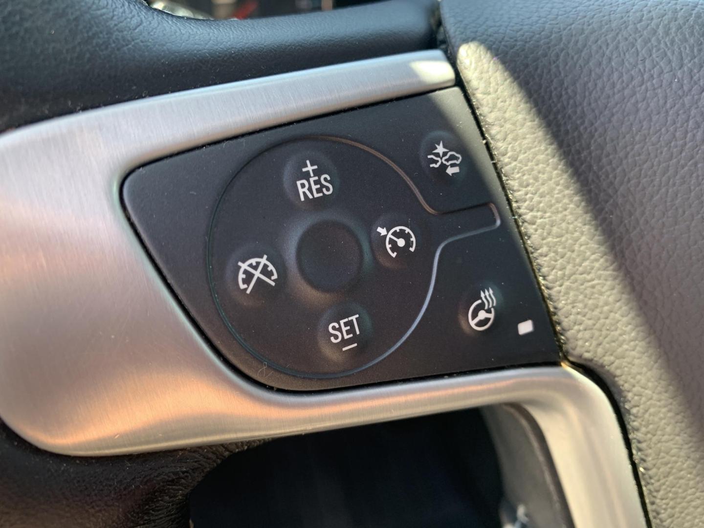 2018 SILVER /GRAY GMC Sierra 1500 SLT Crew Cab Long Box 2WD (3GTU1NER9JG) with an 5.3L V8 OHV 16V engine, Automatic transmission, located at 506 S. Kingshighway, Cape Girardeau, MO, 63703, (573) 235-5000, 37.294991, -89.553635 - 2018 GMC Sierra 1500 SLT Crew Cab Long Box 2WD 105,xxx miles Heated Seats Cooled Seats Leather Backup Cam Bluetooth Heated Steering Wheel Power Windows/Locks/Mirrors Keyless Entry Remote Start We have financing available and we accept trades! Fill out a credit application on our website o - Photo#23