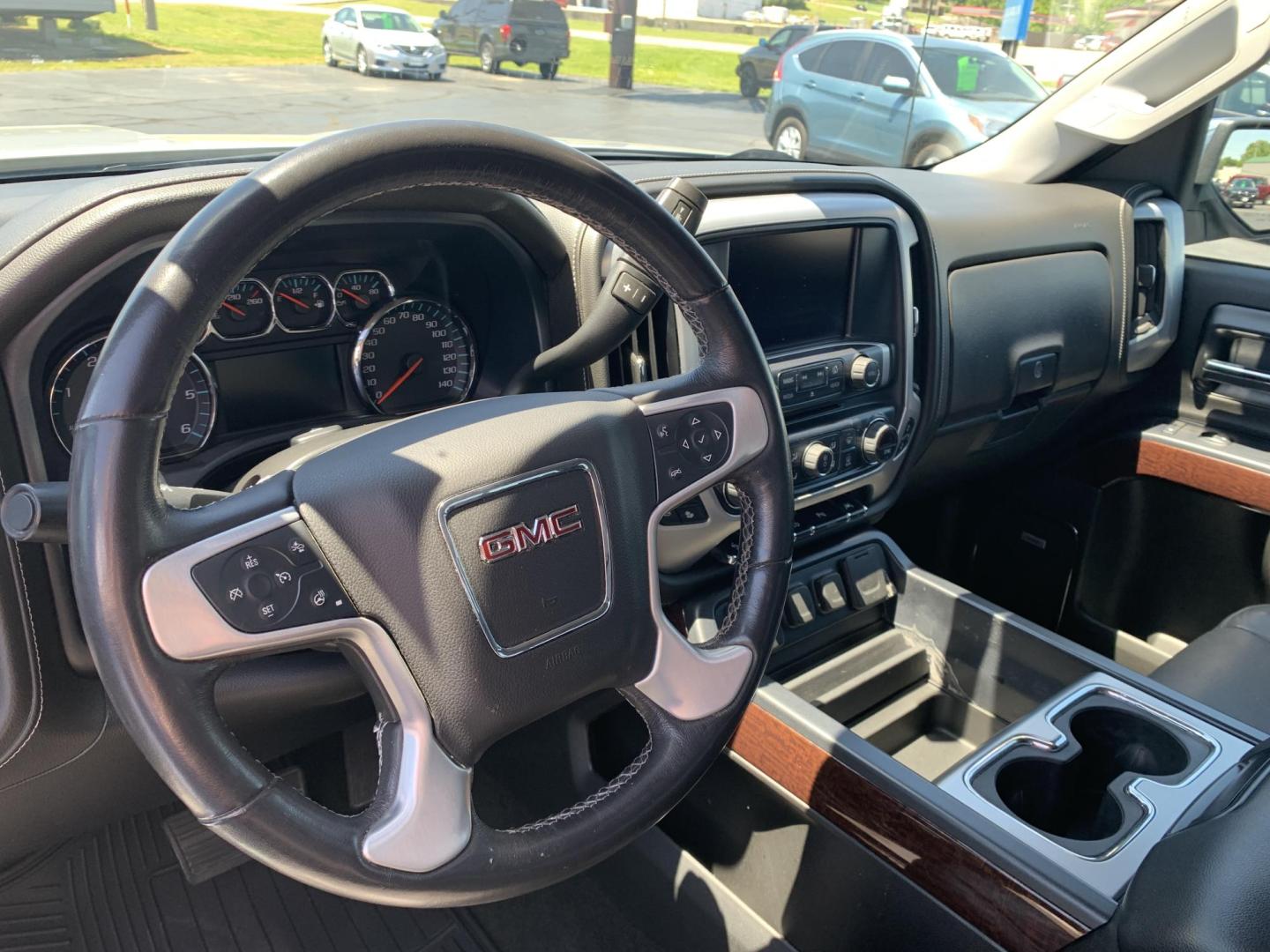 2018 SILVER /GRAY GMC Sierra 1500 SLT Crew Cab Long Box 2WD (3GTU1NER9JG) with an 5.3L V8 OHV 16V engine, Automatic transmission, located at 506 S. Kingshighway, Cape Girardeau, MO, 63703, (573) 235-5000, 37.294991, -89.553635 - 2018 GMC Sierra 1500 SLT Crew Cab Long Box 2WD 105,xxx miles Heated Seats Cooled Seats Leather Backup Cam Bluetooth Heated Steering Wheel Power Windows/Locks/Mirrors Keyless Entry Remote Start We have financing available and we accept trades! Fill out a credit application on our website o - Photo#25