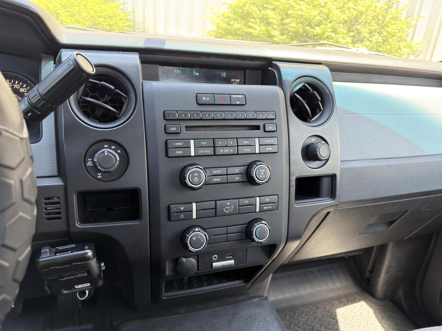 2014 WHITE /Gray Ford F-150 XL SuperCab 4WD (1FTFX1ET8EK) with an 3.5L V6 TURBO engine, Automatic transmission, located at 2990 Old Orchard Rd., Jackson, MO, 63755, 37.354214, -89.612106 - 2014 Ford F-150 XL 204xxx miles 4x4 3.5L V6 Automatic Cruise Power Windows/Locks/Mirrors We have financing available and we accept trades! Fill out a credit application on our website or come by today! If you have any questions, give us a call at (573) 204-7777 or visit our website at firsta - Photo#24