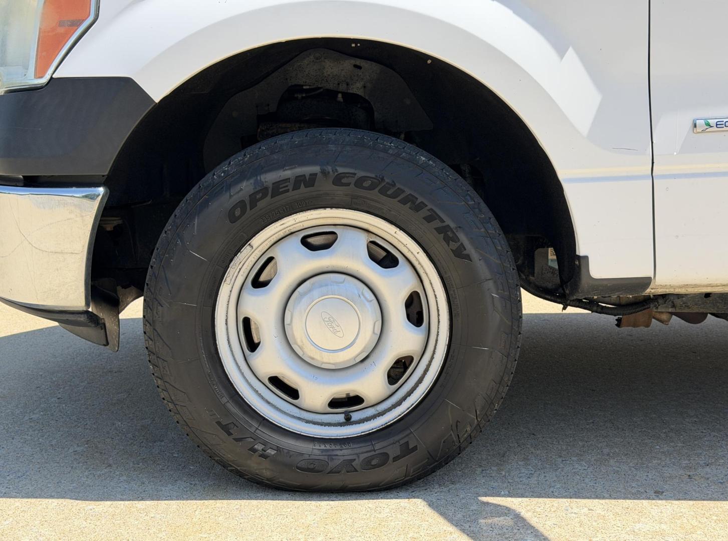 2014 WHITE /Gray Ford F-150 XL SuperCab 4WD (1FTFX1ET8EK) with an 3.5L V6 TURBO engine, Automatic transmission, located at 2990 Old Orchard Rd., Jackson, MO, 63755, 37.354214, -89.612106 - 2014 Ford F-150 XL 204xxx miles 4x4 3.5L V6 Automatic Cruise Power Windows/Locks/Mirrors We have financing available and we accept trades! Fill out a credit application on our website or come by today! If you have any questions, give us a call at (573) 204-7777 or visit our website at firsta - Photo#34