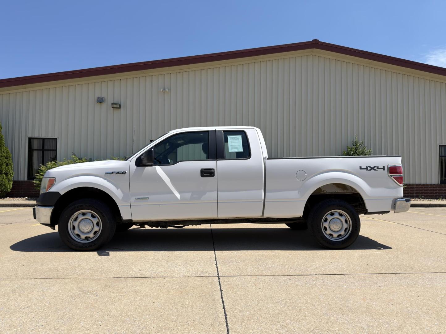 2014 WHITE /Gray Ford F-150 XL SuperCab 4WD (1FTFX1ET8EK) with an 3.5L V6 TURBO engine, Automatic transmission, located at 2990 Old Orchard Rd., Jackson, MO, 63755, 37.354214, -89.612106 - 2014 Ford F-150 XL 204xxx miles 4x4 3.5L V6 Automatic Cruise Power Windows/Locks/Mirrors We have financing available and we accept trades! Fill out a credit application on our website or come by today! If you have any questions, give us a call at (573) 204-7777 or visit our website at firsta - Photo#4