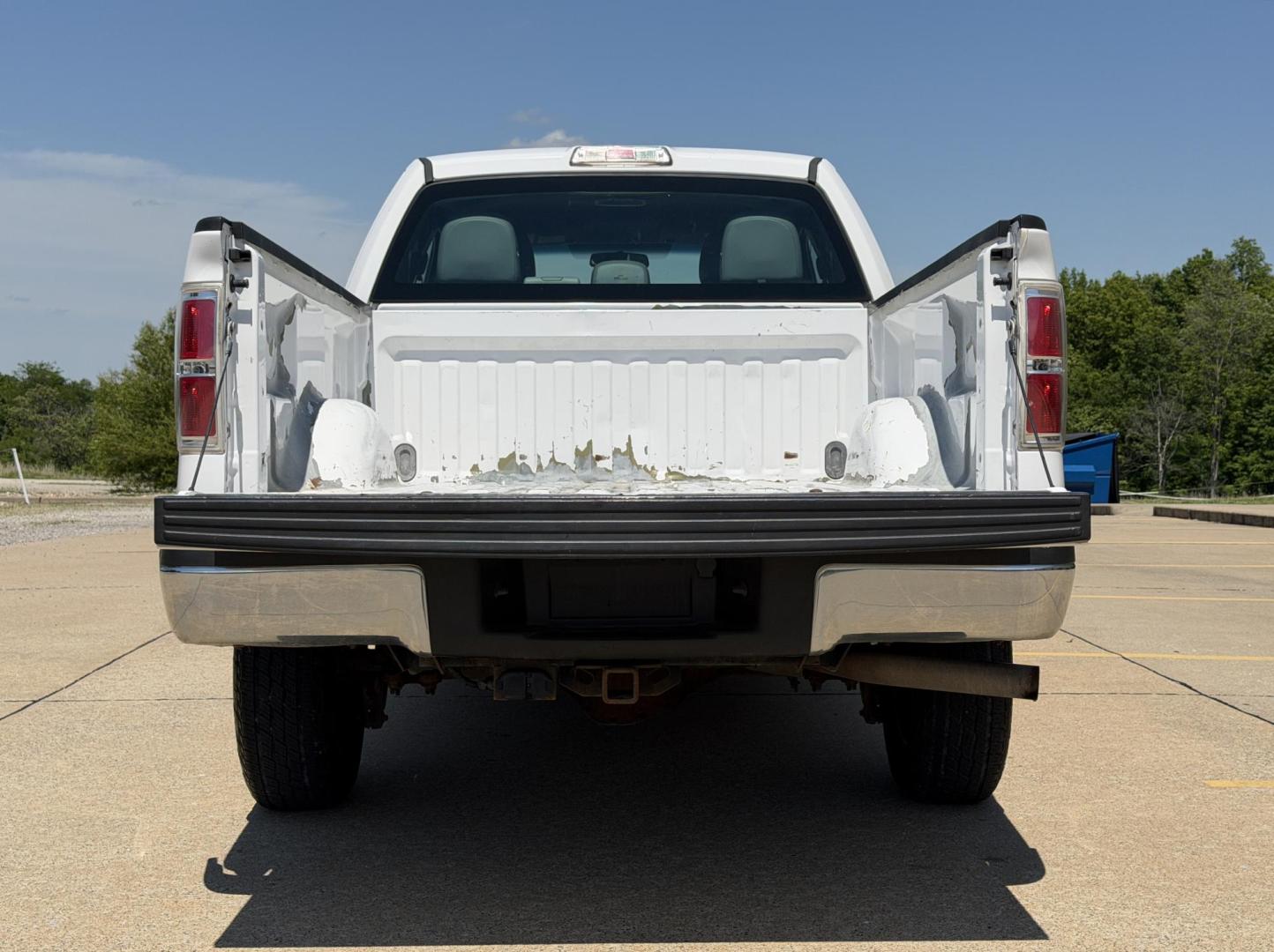 2014 WHITE /Gray Ford F-150 XL SuperCab 4WD (1FTFX1ET8EK) with an 3.5L V6 TURBO engine, Automatic transmission, located at 2990 Old Orchard Rd., Jackson, MO, 63755, 37.354214, -89.612106 - 2014 Ford F-150 XL 204xxx miles 4x4 3.5L V6 Automatic Cruise Power Windows/Locks/Mirrors We have financing available and we accept trades! Fill out a credit application on our website or come by today! If you have any questions, give us a call at (573) 204-7777 or visit our website at firsta - Photo#18
