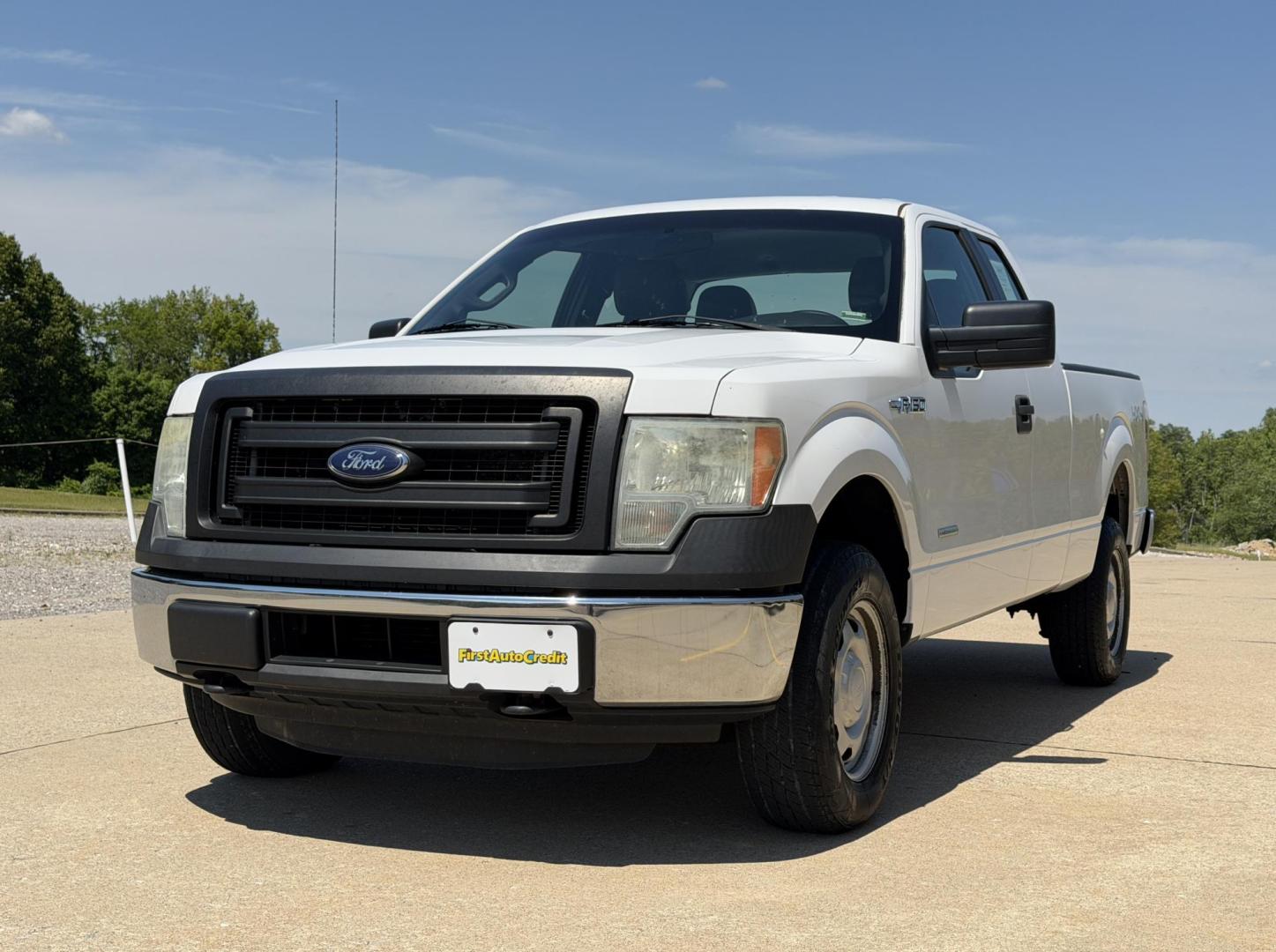 2014 WHITE /Gray Ford F-150 XL SuperCab 4WD (1FTFX1ET8EK) with an 3.5L V6 TURBO engine, Automatic transmission, located at 2990 Old Orchard Rd., Jackson, MO, 63755, 37.354214, -89.612106 - 2014 Ford F-150 XL 204xxx miles 4x4 3.5L V6 Automatic Cruise Power Windows/Locks/Mirrors We have financing available and we accept trades! Fill out a credit application on our website or come by today! If you have any questions, give us a call at (573) 204-7777 or visit our website at firsta - Photo#3