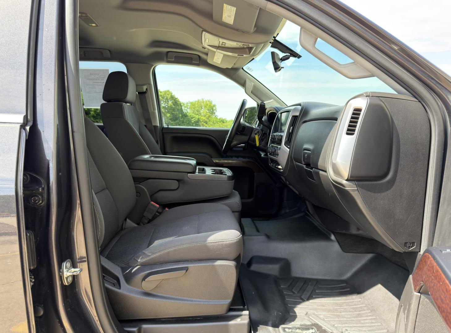 2016 GRAY /Black GMC Sierra 1500 SLE Double Cab 4WD (1GTV2MEC6GZ) with an 5.3L V8 engine, Automatic transmission, located at 2990 Old Orchard Rd., Jackson, MO, 63755, 37.354214, -89.612106 - 2016 GMC Sierra 1500 SLE 97xxx miles 4x4 5.3L V8 Automatic Backup Camera Power Driver Seat Bluetooth Remote Start Cruise Power Windows/Locks/Mirrors We have financing available and we accept trades! Fill out a credit application on our website or come by today! If you have any questions, - Photo#16