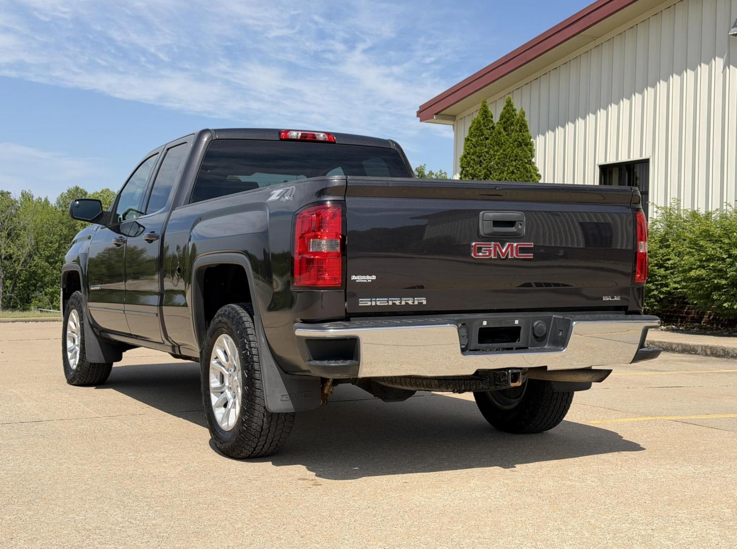 2016 GRAY /Black GMC Sierra 1500 SLE Double Cab 4WD (1GTV2MEC6GZ) with an 5.3L V8 engine, Automatic transmission, located at 2990 Old Orchard Rd., Jackson, MO, 63755, 37.354214, -89.612106 - 2016 GMC Sierra 1500 SLE 97xxx miles 4x4 5.3L V8 Automatic Backup Camera Power Driver Seat Bluetooth Remote Start Cruise Power Windows/Locks/Mirrors We have financing available and we accept trades! Fill out a credit application on our website or come by today! If you have any questions, - Photo#10