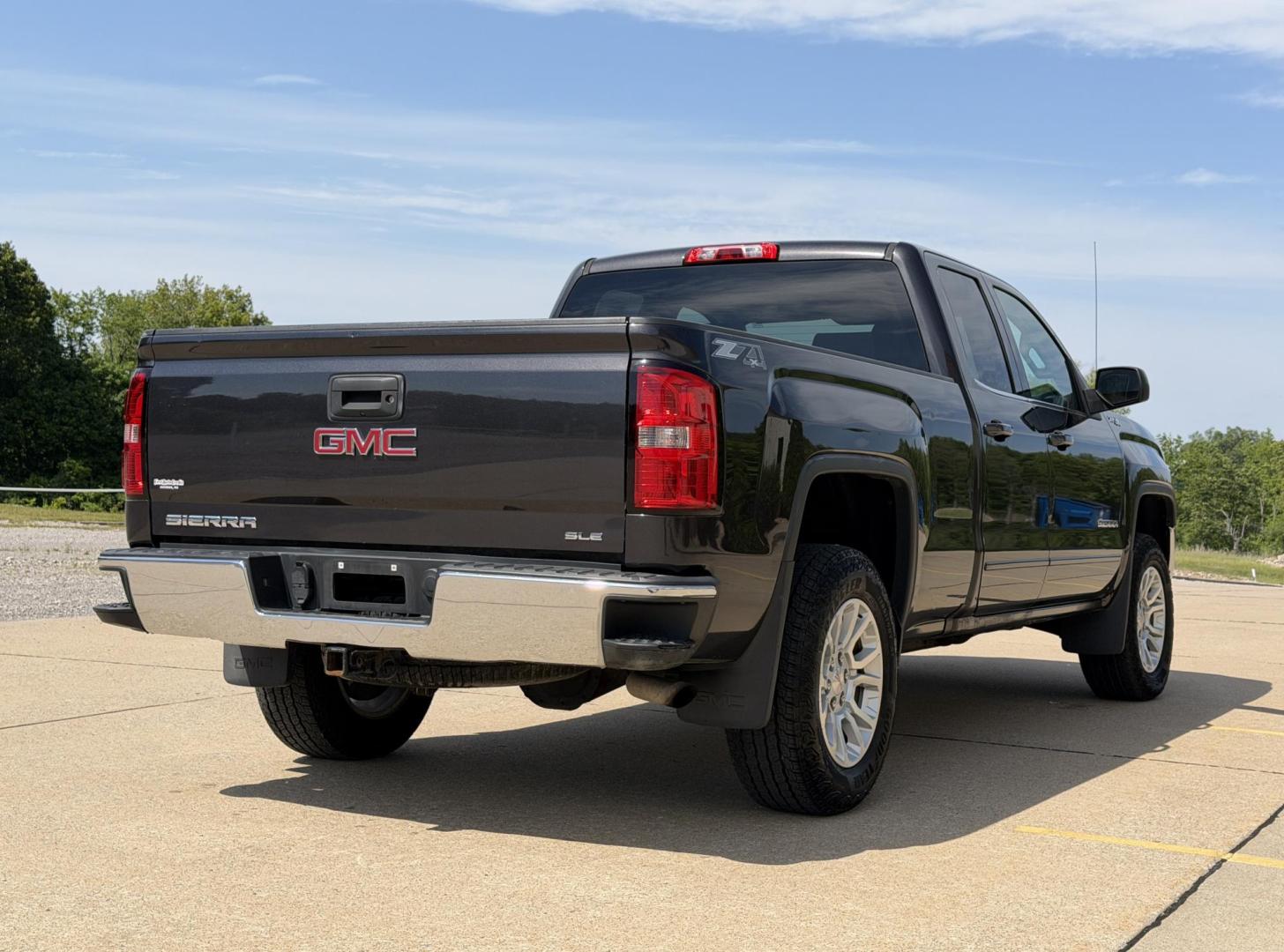 2016 GRAY /Black GMC Sierra 1500 SLE Double Cab 4WD (1GTV2MEC6GZ) with an 5.3L V8 engine, Automatic transmission, located at 2990 Old Orchard Rd., Jackson, MO, 63755, 37.354214, -89.612106 - 2016 GMC Sierra 1500 SLE 97xxx miles 4x4 5.3L V8 Automatic Backup Camera Power Driver Seat Bluetooth Remote Start Cruise Power Windows/Locks/Mirrors We have financing available and we accept trades! Fill out a credit application on our website or come by today! If you have any questions, - Photo#9