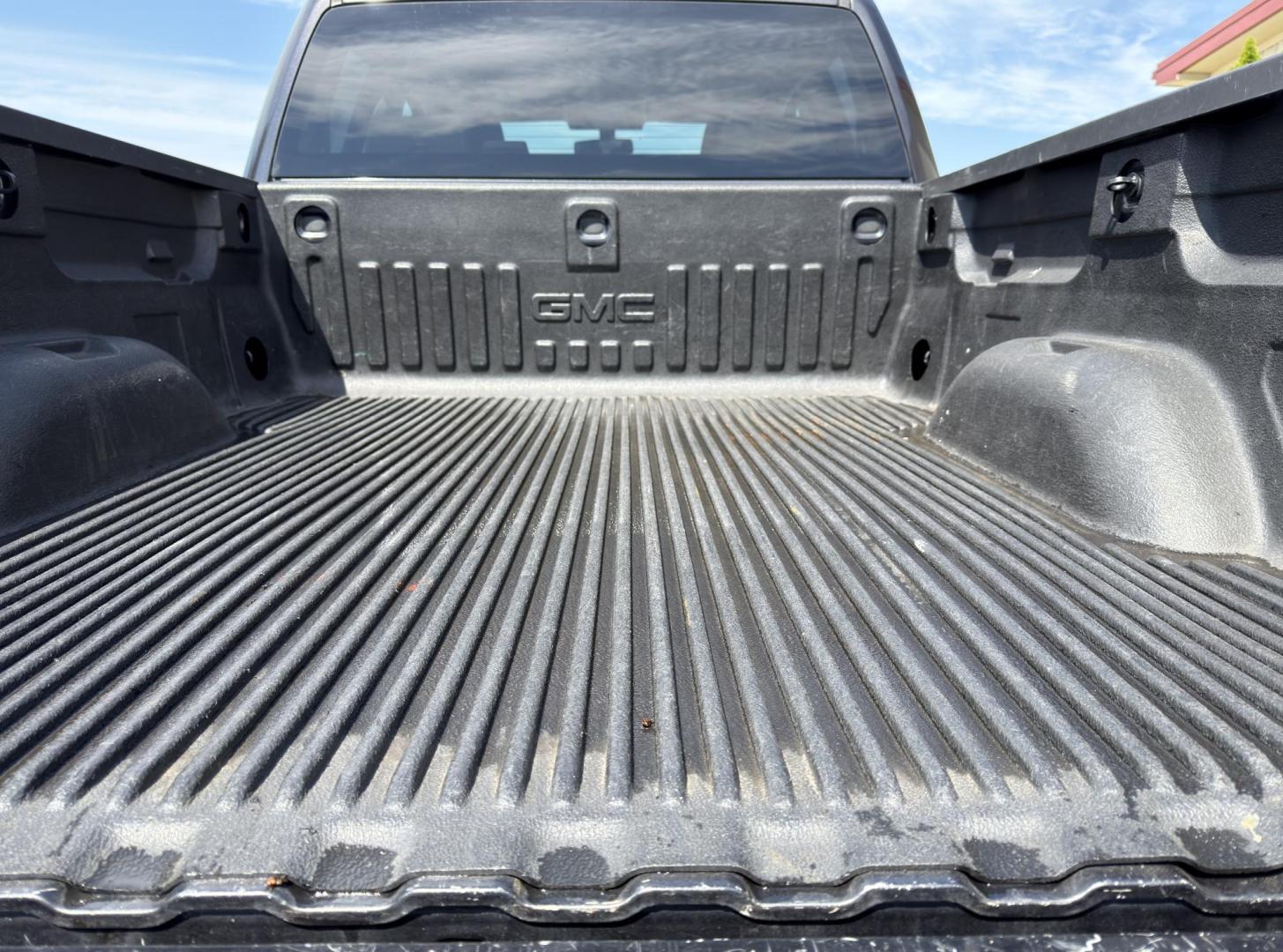 2016 GRAY /Black GMC Sierra 1500 SLE Double Cab 4WD (1GTV2MEC6GZ) with an 5.3L V8 engine, Automatic transmission, located at 2990 Old Orchard Rd., Jackson, MO, 63755, 37.354214, -89.612106 - 2016 GMC Sierra 1500 SLE 97xxx miles 4x4 5.3L V8 Automatic Backup Camera Power Driver Seat Bluetooth Remote Start Cruise Power Windows/Locks/Mirrors We have financing available and we accept trades! Fill out a credit application on our website or come by today! If you have any questions, - Photo#20