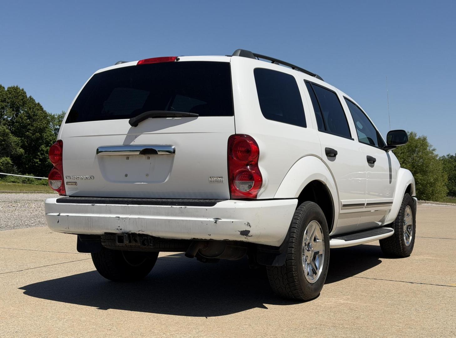 2005 WHITE /Gray Dodge Durango Limited 4WD (1D8HB58D55F) with an 5.7L V8 engine, Automatic transmission, located at 2990 Old Orchard Rd., Jackson, MO, 63755, 37.354214, -89.612106 - 2005 Dodge Durango Limited 196xxx miles 4 Wheel Drive 5.7L V8 HEMI Automatic Leather 3rd Row Rear Entertainment Navigation Power/Heated Seats Sunroof Cruise Power Windows/Locks/Mirrors We have financing available and we accept trades! Fill out a credit application on our website or come - Photo#11