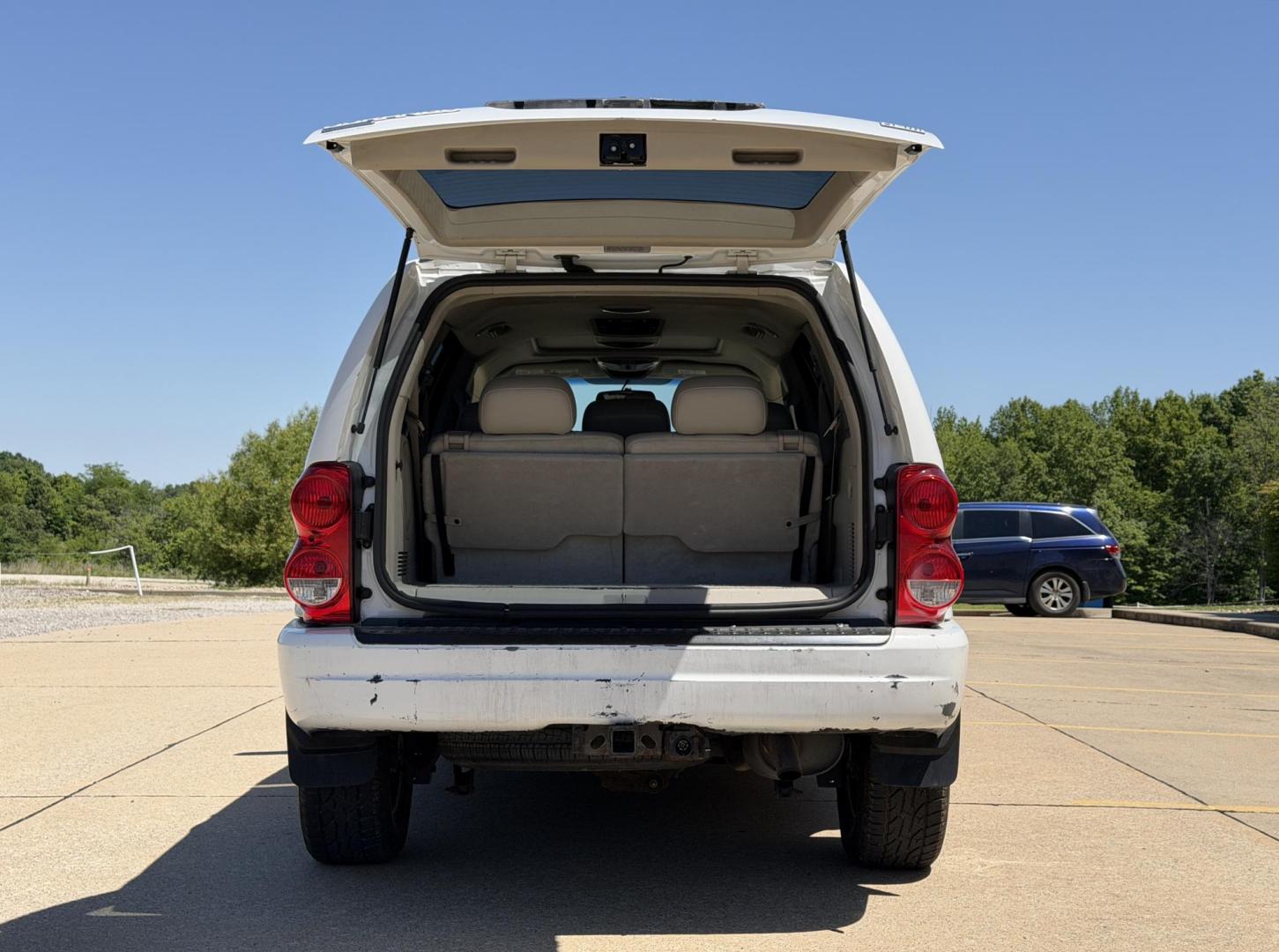 2005 WHITE /Gray Dodge Durango Limited 4WD (1D8HB58D55F) with an 5.7L V8 engine, Automatic transmission, located at 2990 Old Orchard Rd., Jackson, MO, 63755, 37.354214, -89.612106 - 2005 Dodge Durango Limited 196xxx miles 4 Wheel Drive 5.7L V8 HEMI Automatic Leather 3rd Row Rear Entertainment Navigation Power/Heated Seats Sunroof Cruise Power Windows/Locks/Mirrors We have financing available and we accept trades! Fill out a credit application on our website or come - Photo#22