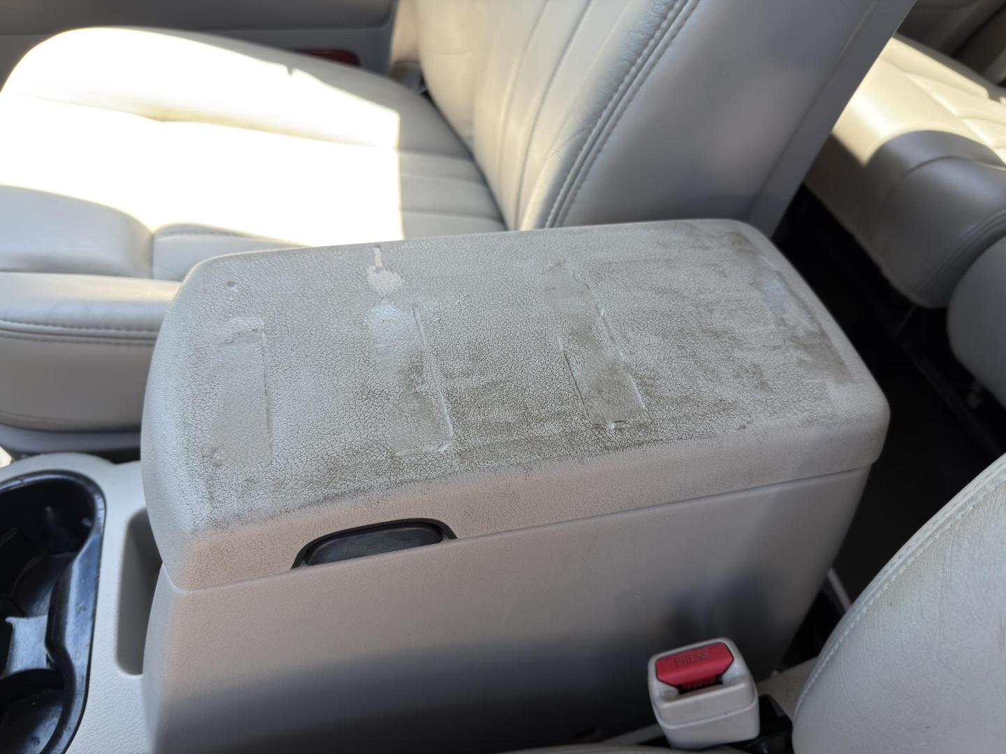 2005 WHITE /Gray Dodge Durango Limited 4WD (1D8HB58D55F) with an 5.7L V8 engine, Automatic transmission, located at 2990 Old Orchard Rd., Jackson, MO, 63755, 37.354214, -89.612106 - 2005 Dodge Durango Limited 196xxx miles 4 Wheel Drive 5.7L V8 HEMI Automatic Leather 3rd Row Rear Entertainment Navigation Power/Heated Seats Sunroof Cruise Power Windows/Locks/Mirrors We have financing available and we accept trades! Fill out a credit application on our website or come - Photo#50