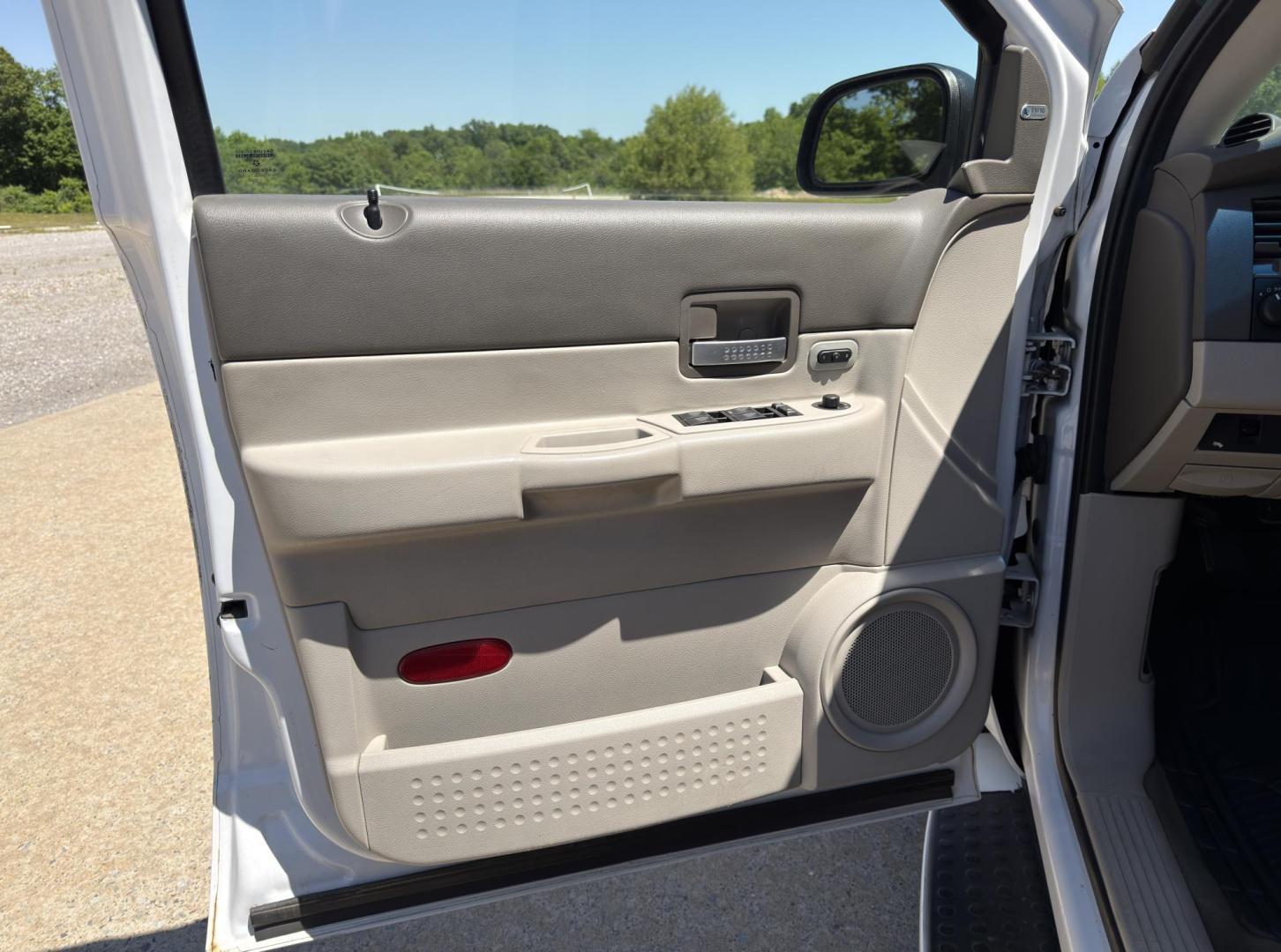 2005 WHITE /Gray Dodge Durango Limited 4WD (1D8HB58D55F) with an 5.7L V8 engine, Automatic transmission, located at 2990 Old Orchard Rd., Jackson, MO, 63755, 37.354214, -89.612106 - 2005 Dodge Durango Limited 196xxx miles 4 Wheel Drive 5.7L V8 HEMI Automatic Leather 3rd Row Rear Entertainment Navigation Power/Heated Seats Sunroof Cruise Power Windows/Locks/Mirrors We have financing available and we accept trades! Fill out a credit application on our website or come - Photo#15