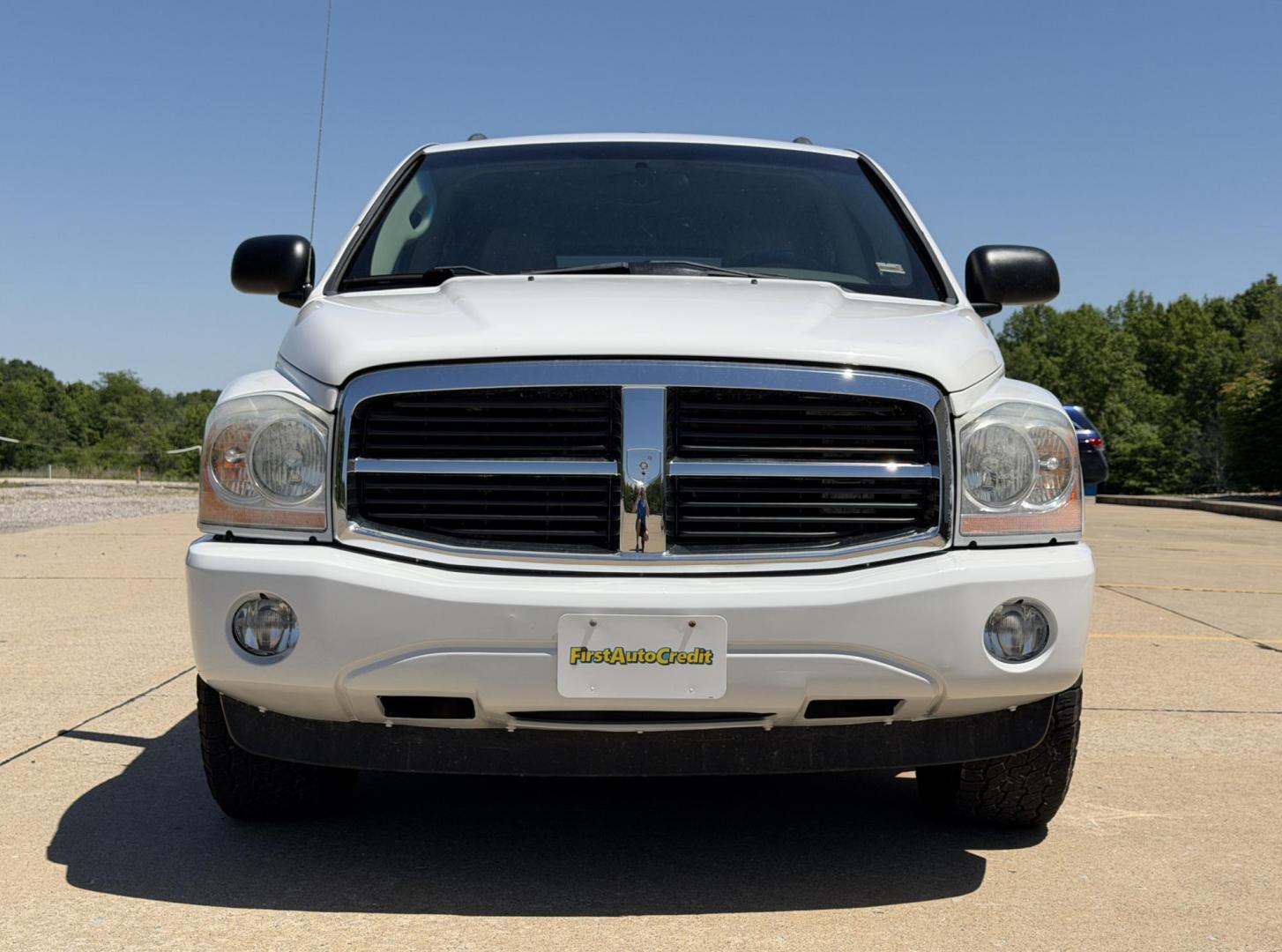 2005 WHITE /Gray Dodge Durango Limited 4WD (1D8HB58D55F) with an 5.7L V8 engine, Automatic transmission, located at 2990 Old Orchard Rd., Jackson, MO, 63755, 37.354214, -89.612106 - 2005 Dodge Durango Limited 196xxx miles 4 Wheel Drive 5.7L V8 HEMI Automatic Leather 3rd Row Rear Entertainment Navigation Power/Heated Seats Sunroof Cruise Power Windows/Locks/Mirrors We have financing available and we accept trades! Fill out a credit application on our website or come - Photo#14