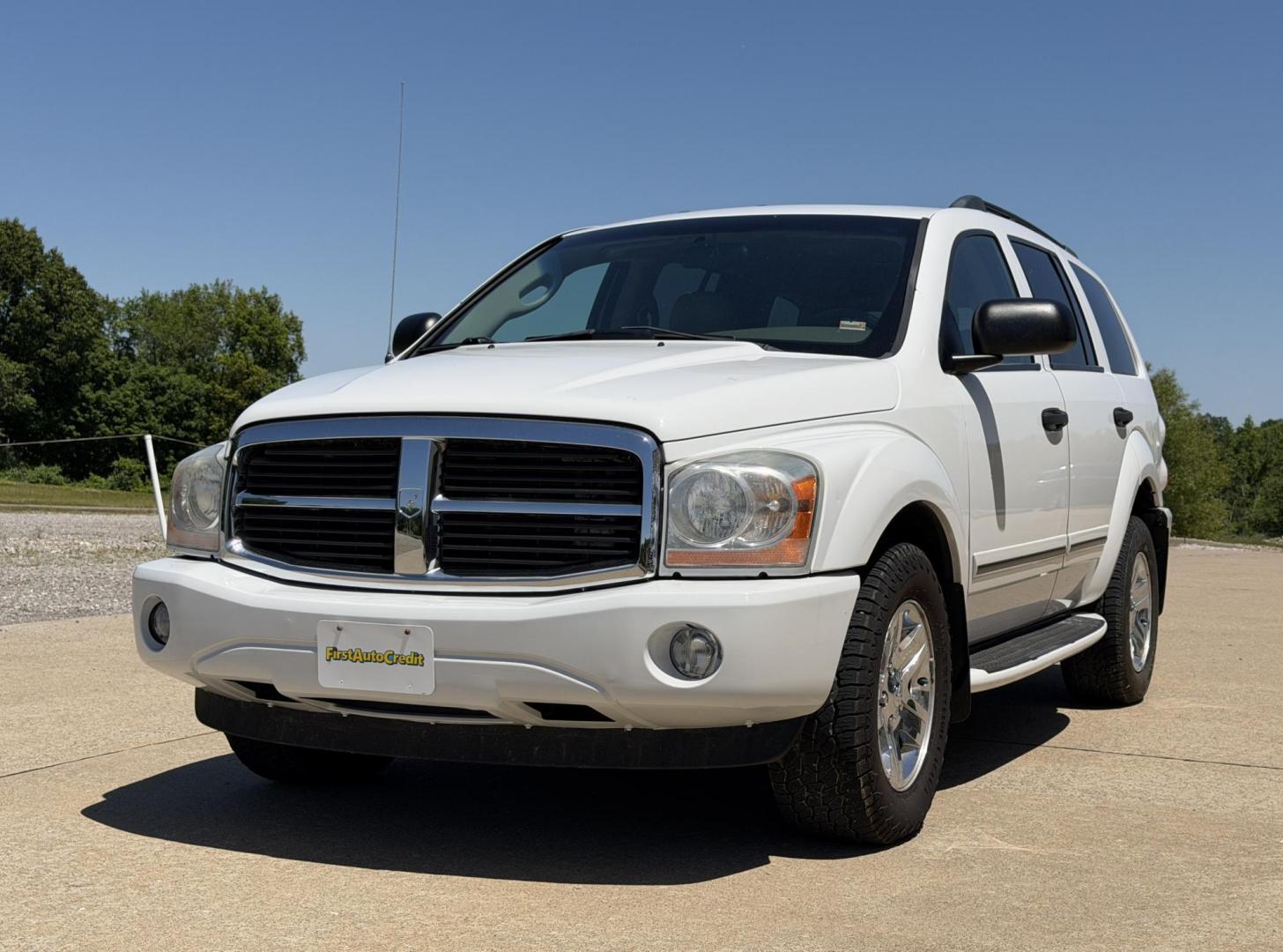 2005 WHITE /Gray Dodge Durango Limited 4WD (1D8HB58D55F) with an 5.7L V8 engine, Automatic transmission, located at 2990 Old Orchard Rd., Jackson, MO, 63755, 37.354214, -89.612106 - 2005 Dodge Durango Limited 196xxx miles 4 Wheel Drive 5.7L V8 HEMI Automatic Leather 3rd Row Rear Entertainment Navigation Power/Heated Seats Sunroof Cruise Power Windows/Locks/Mirrors We have financing available and we accept trades! Fill out a credit application on our website or come - Photo#8