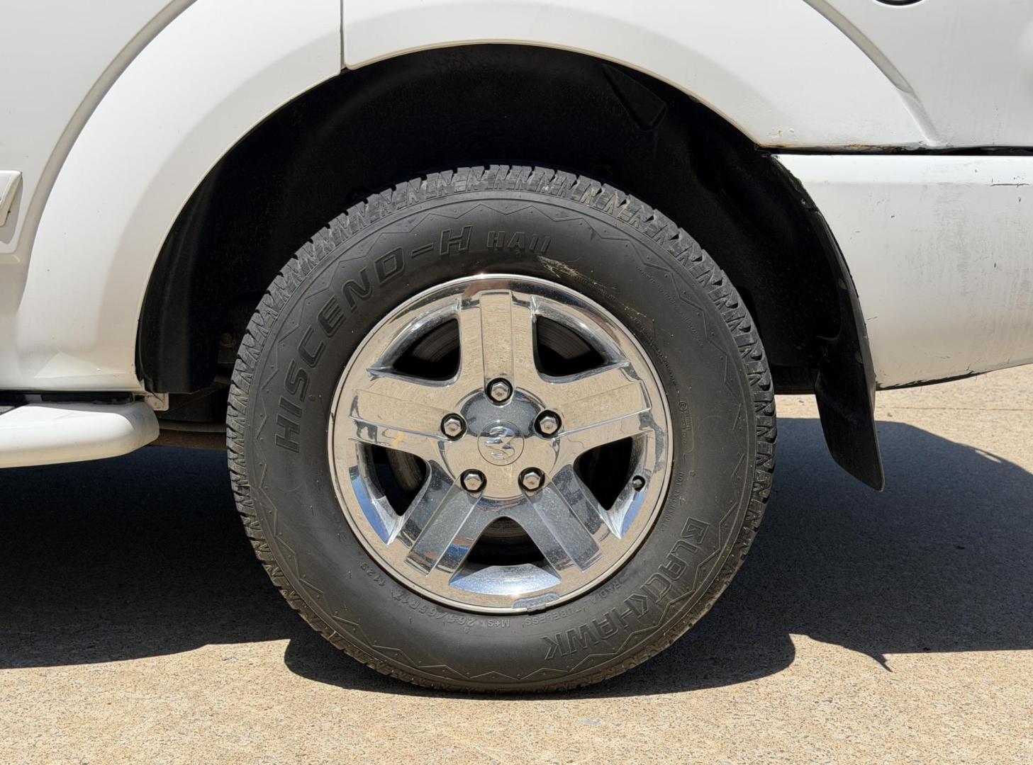 2005 WHITE /Gray Dodge Durango Limited 4WD (1D8HB58D55F) with an 5.7L V8 engine, Automatic transmission, located at 2990 Old Orchard Rd., Jackson, MO, 63755, 37.354214, -89.612106 - 2005 Dodge Durango Limited 196xxx miles 4 Wheel Drive 5.7L V8 HEMI Automatic Leather 3rd Row Rear Entertainment Navigation Power/Heated Seats Sunroof Cruise Power Windows/Locks/Mirrors We have financing available and we accept trades! Fill out a credit application on our website or come - Photo#39