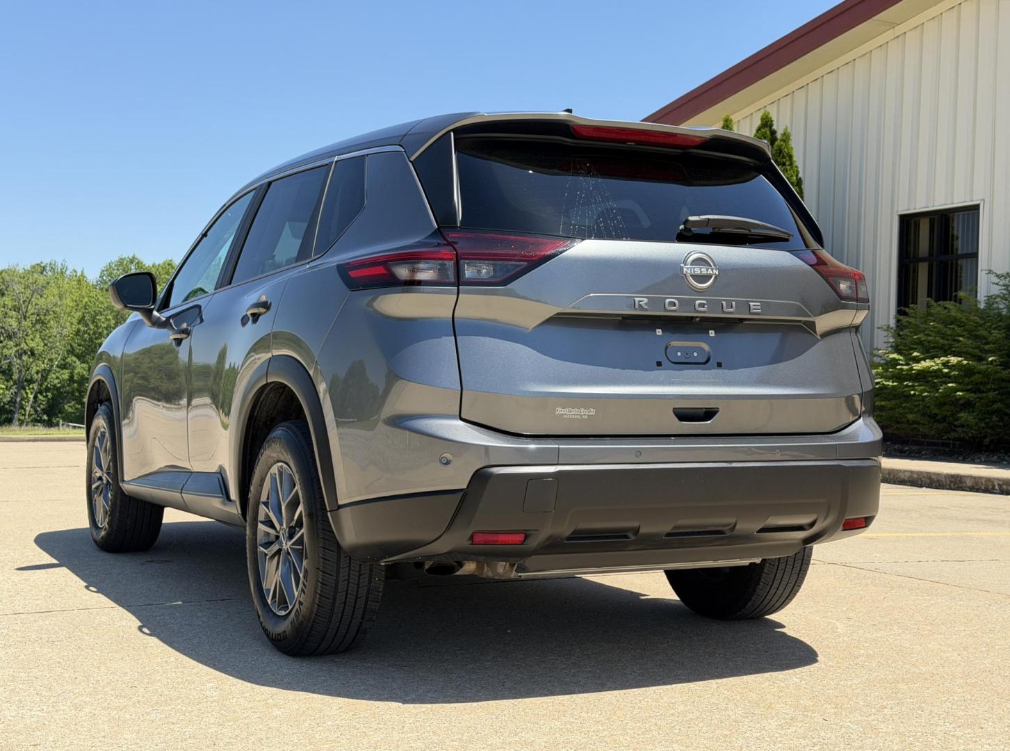2024 GRAY /Black Nissan Rogue S (5N1BT3AA7RC) with an 1.5L 3 Cyl. engine, CVT transmission, located at 2990 Old Orchard Rd., Jackson, MO, 63755, 37.354214, -89.612106 - 2024 Nissan Rogue S 1-Owner 71xxx miles Front Wheel Drive 1.5L 3 Cyl. Automatic Backup Camera Bluetooth Cruise Power Windows/Locks/Mirrors We have financing available and we accept trades! Fill out a credit application on our website or come by today! If you have any questions, give us a - Photo#7