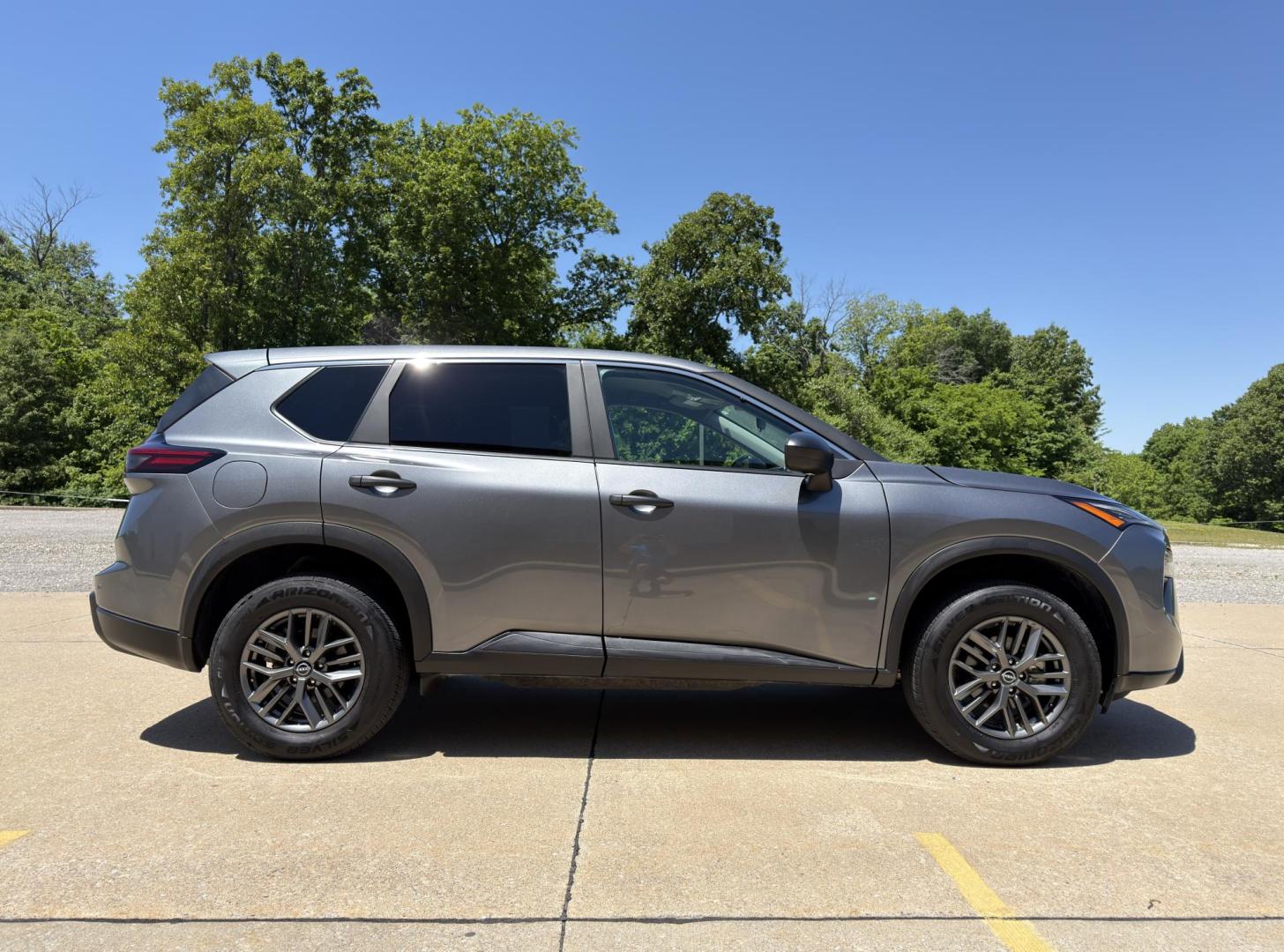 2024 GRAY /Black Nissan Rogue S (5N1BT3AA7RC) with an 1.5L 3 Cyl. engine, CVT transmission, located at 2990 Old Orchard Rd., Jackson, MO, 63755, 37.354214, -89.612106 - 2024 Nissan Rogue S 1-Owner 71xxx miles Front Wheel Drive 1.5L 3 Cyl. Automatic Backup Camera Bluetooth Cruise Power Windows/Locks/Mirrors We have financing available and we accept trades! Fill out a credit application on our website or come by today! If you have any questions, give us a - Photo#5