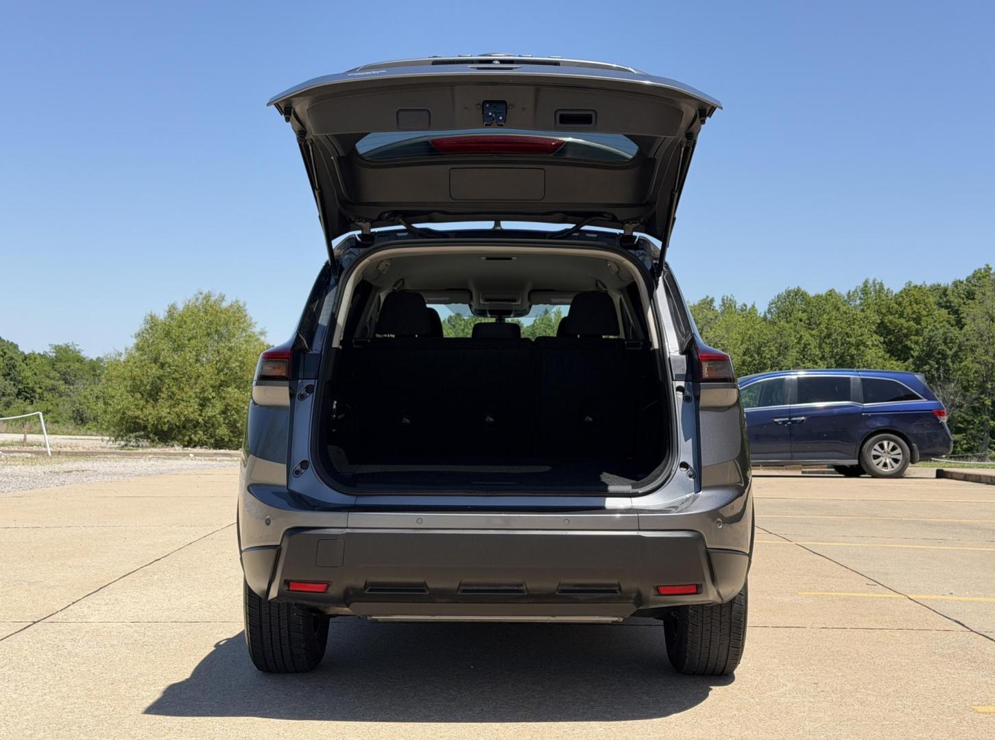 2024 GRAY /Black Nissan Rogue S (5N1BT3AA7RC) with an 1.5L 3 Cyl. engine, CVT transmission, located at 2990 Old Orchard Rd., Jackson, MO, 63755, 37.354214, -89.612106 - 2024 Nissan Rogue S 1-Owner 71xxx miles Front Wheel Drive 1.5L 3 Cyl. Automatic Backup Camera Bluetooth Cruise Power Windows/Locks/Mirrors We have financing available and we accept trades! Fill out a credit application on our website or come by today! If you have any questions, give us a - Photo#16
