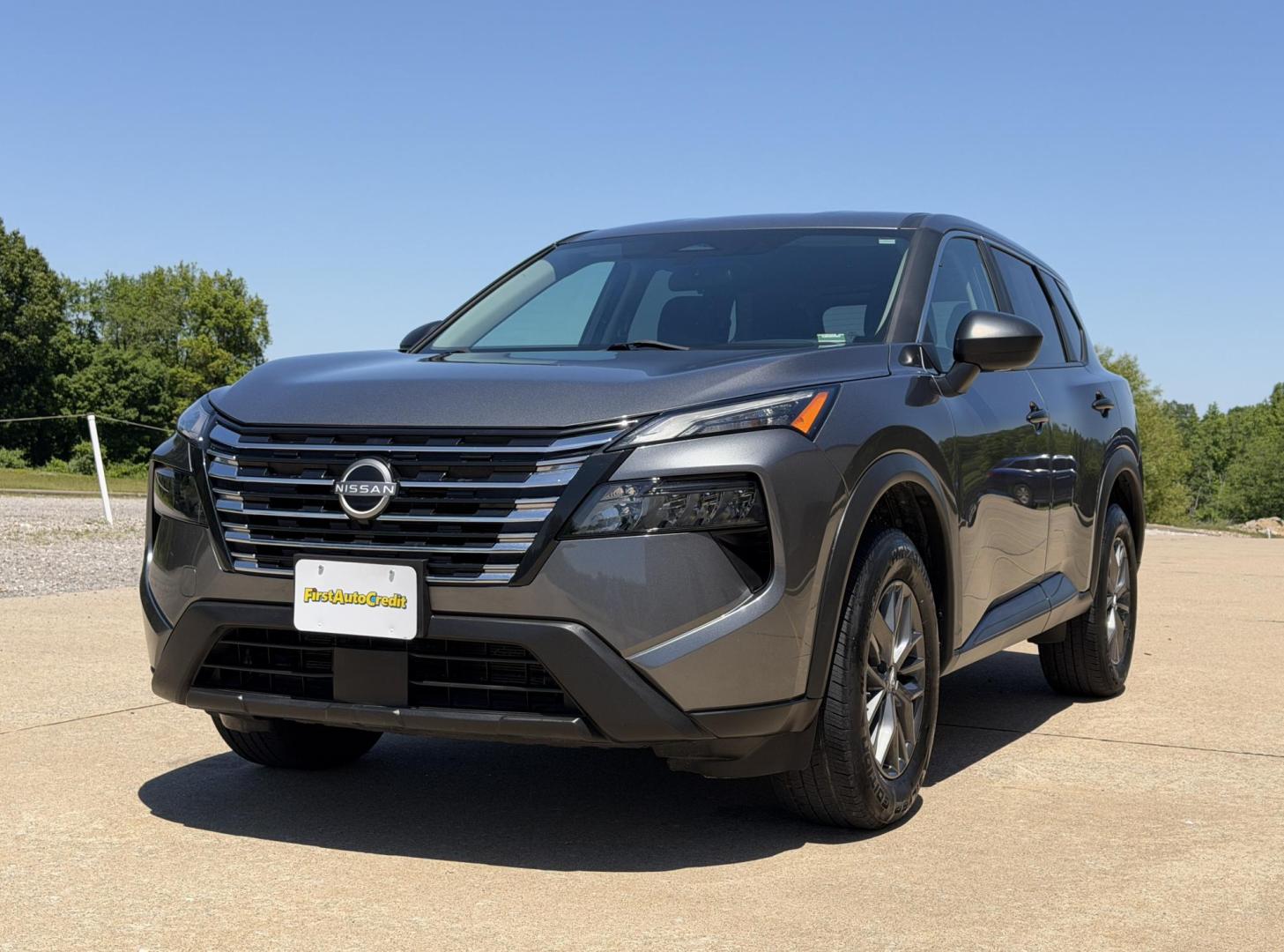 2024 GRAY /Black Nissan Rogue S (5N1BT3AA7RC) with an 1.5L 3 Cyl. engine, CVT transmission, located at 2990 Old Orchard Rd., Jackson, MO, 63755, 37.354214, -89.612106 - 2024 Nissan Rogue S 1-Owner 71xxx miles Front Wheel Drive 1.5L 3 Cyl. Automatic Backup Camera Bluetooth Cruise Power Windows/Locks/Mirrors We have financing available and we accept trades! Fill out a credit application on our website or come by today! If you have any questions, give us a - Photo#3