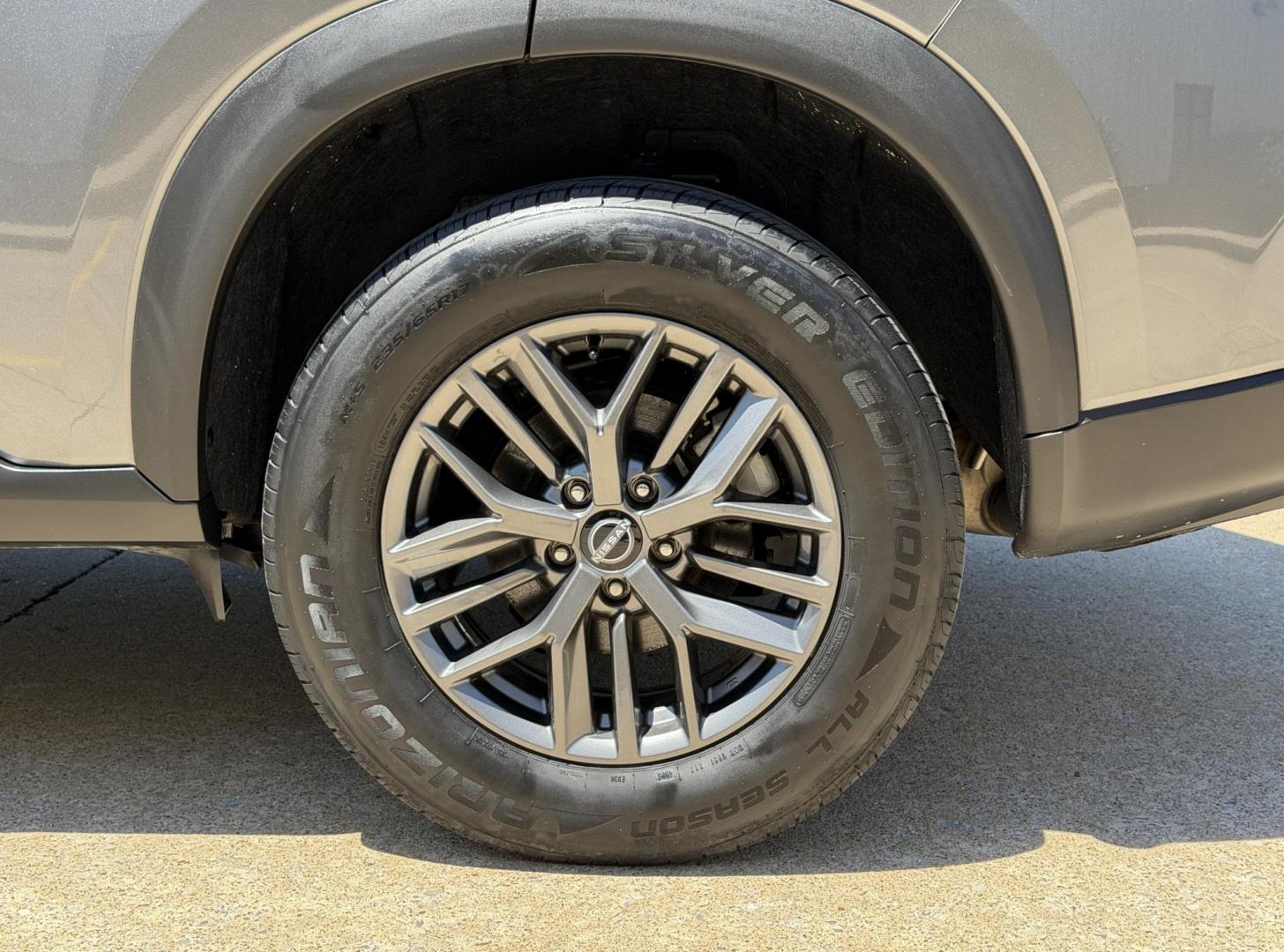 2024 GRAY /Black Nissan Rogue S (5N1BT3AA7RC) with an 1.5L 3 Cyl. engine, CVT transmission, located at 2990 Old Orchard Rd., Jackson, MO, 63755, 37.354214, -89.612106 - 2024 Nissan Rogue S 1-Owner 71xxx miles Front Wheel Drive 1.5L 3 Cyl. Automatic Backup Camera Bluetooth Cruise Power Windows/Locks/Mirrors We have financing available and we accept trades! Fill out a credit application on our website or come by today! If you have any questions, give us a - Photo#33