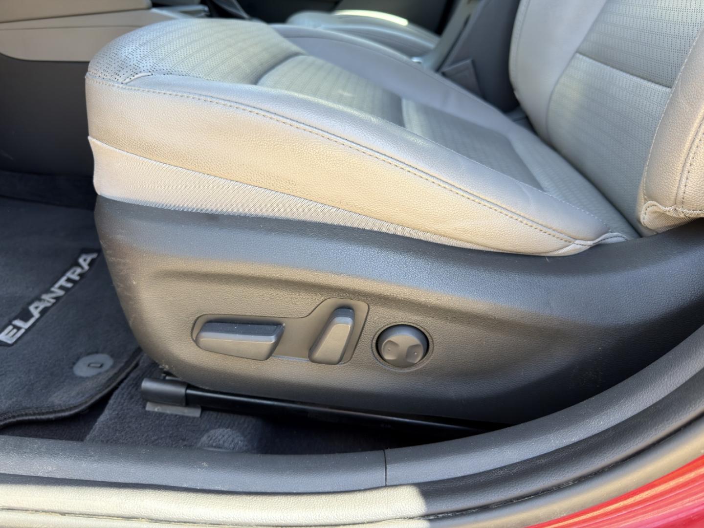 2017 RED /Gray Hyundai Elantra Limited (KMHD84LF6HU) with an 1.8L 4 Cyl. engine, Automatic transmission, located at 2990 Old Orchard Rd., Jackson, MO, 63755, 37.354214, -89.612106 - 2017 Hyundai Elantra Limited 1-Owner 104xxx miles Front Wheel Drive 2.0L 4 Cyl. Automatic Leather Backup Camera Power Driver Seat Heated Seats Bluetooth Cruise Power Windows/Locks/Mirrors We have financing available and we accept trades! Fill out a credit application on our website or c - Photo#4