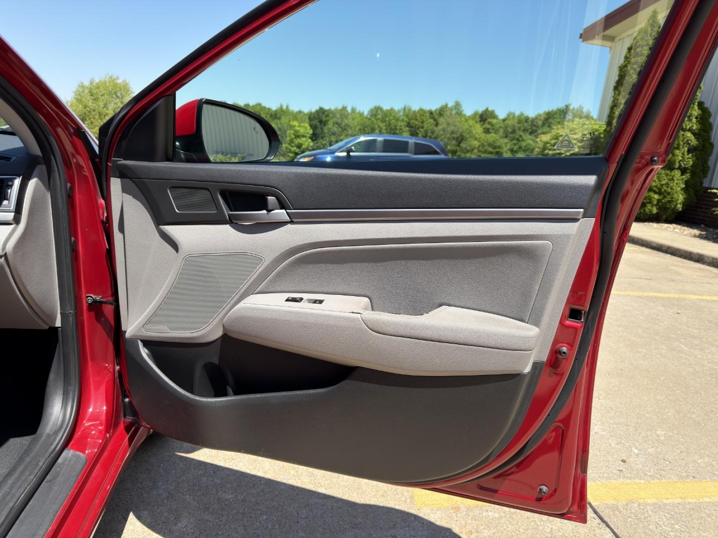 2017 RED /Gray Hyundai Elantra Limited (KMHD84LF6HU) with an 1.8L 4 Cyl. engine, Automatic transmission, located at 2990 Old Orchard Rd., Jackson, MO, 63755, 37.354214, -89.612106 - 2017 Hyundai Elantra Limited 1-Owner 104xxx miles Front Wheel Drive 2.0L 4 Cyl. Automatic Leather Backup Camera Power Driver Seat Heated Seats Bluetooth Cruise Power Windows/Locks/Mirrors We have financing available and we accept trades! Fill out a credit application on our website or c - Photo#14