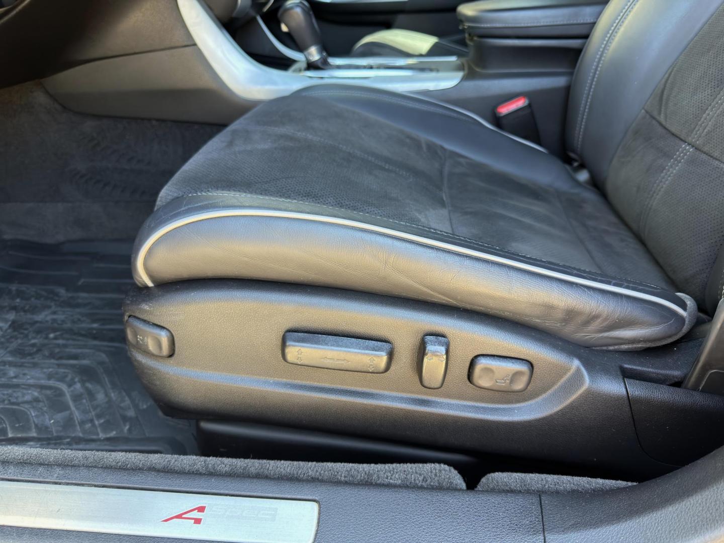 2019 BLUE /Black Acura TLX A-Spec 2.4L (19UUB1F68KA) with an 2.4L 4 Cyl. engine, Automatic transmission, located at 2990 Old Orchard Rd., Jackson, MO, 63755, 37.354214, -89.612106 - 2019 Acura TLX A-Spec 90xxx miles Front Wheel Drive 2.4L 4 Cyl. Automatic Navigation Power/Heated/Cooled Seats Backup Camera Sunroof Bluetooth Remote Start Cruise Power Windows/Locks/Mirrors We have financing available and we accept trades! Fill out a credit application on our website o - Photo#6