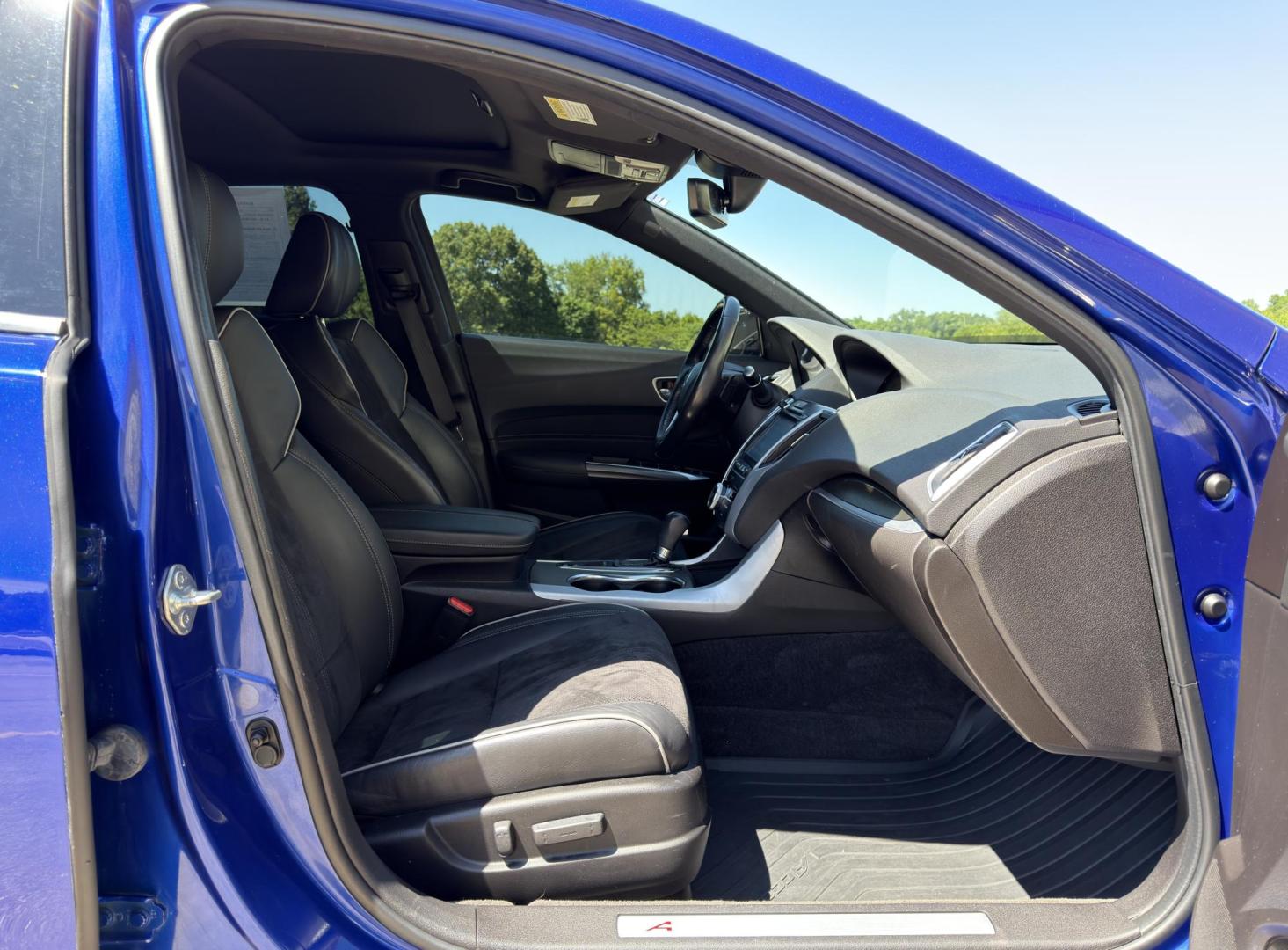 2019 BLUE /Black Acura TLX A-Spec 2.4L (19UUB1F68KA) with an 2.4L 4 Cyl. engine, Automatic transmission, located at 2990 Old Orchard Rd., Jackson, MO, 63755, 37.354214, -89.612106 - 2019 Acura TLX A-Spec 90xxx miles Front Wheel Drive 2.4L 4 Cyl. Automatic Navigation Power/Heated/Cooled Seats Backup Camera Sunroof Bluetooth Remote Start Cruise Power Windows/Locks/Mirrors We have financing available and we accept trades! Fill out a credit application on our website o - Photo#17
