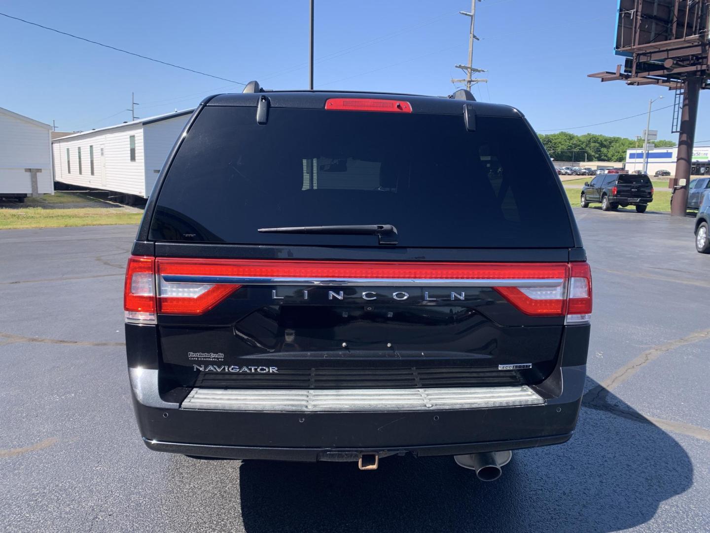 2015 BLACK /BLACK Lincoln Navigator 4WD (5LMJJ2JT8FE) with an 3.5L V6 DOHC 24V FFV engine, Automatic transmission, located at 506 S. Kingshighway, Cape Girardeau, MO, 63703, (573) 235-5000, 37.294991, -89.553635 - 2015 Lincoln Navigator 4WD 211,xxx miles Heated Seats Cooled Seats Power Tilt Wheel Bluetooth Sunroof 4 wheel drive Backup Camera 3rd. Row We have financing available and we accept trades! Fill out a credit application on our website or come by today! If you have any questions, give us a - Photo#6
