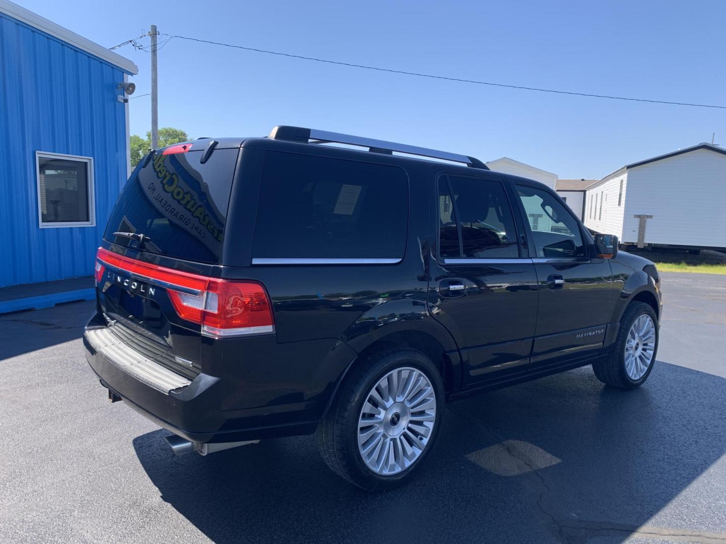 2015 BLACK /BLACK Lincoln Navigator 4WD (5LMJJ2JT8FE) with an 3.5L V6 DOHC 24V FFV engine, Automatic transmission, located at 506 S. Kingshighway, Cape Girardeau, MO, 63703, (573) 235-5000, 37.294991, -89.553635 - 2015 Lincoln Navigator 4WD 211,xxx miles Heated Seats Cooled Seats Power Tilt Wheel Bluetooth Sunroof 4 wheel drive Backup Camera 3rd. Row We have financing available and we accept trades! Fill out a credit application on our website or come by today! If you have any questions, give us a - Photo#10