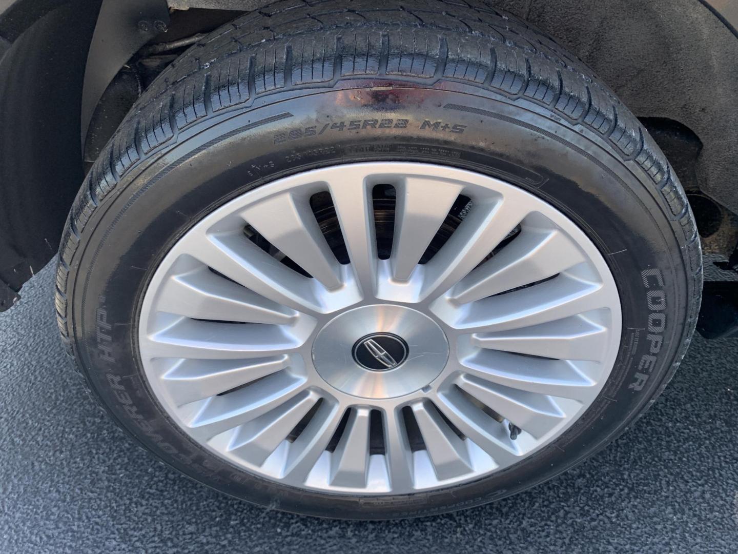 2015 BLACK /BLACK Lincoln Navigator 4WD (5LMJJ2JT8FE) with an 3.5L V6 DOHC 24V FFV engine, Automatic transmission, located at 506 S. Kingshighway, Cape Girardeau, MO, 63703, (573) 235-5000, 37.294991, -89.553635 - 2015 Lincoln Navigator 4WD 211,xxx miles Heated Seats Cooled Seats Power Tilt Wheel Bluetooth Sunroof 4 wheel drive Backup Camera 3rd. Row We have financing available and we accept trades! Fill out a credit application on our website or come by today! If you have any questions, give us a - Photo#39