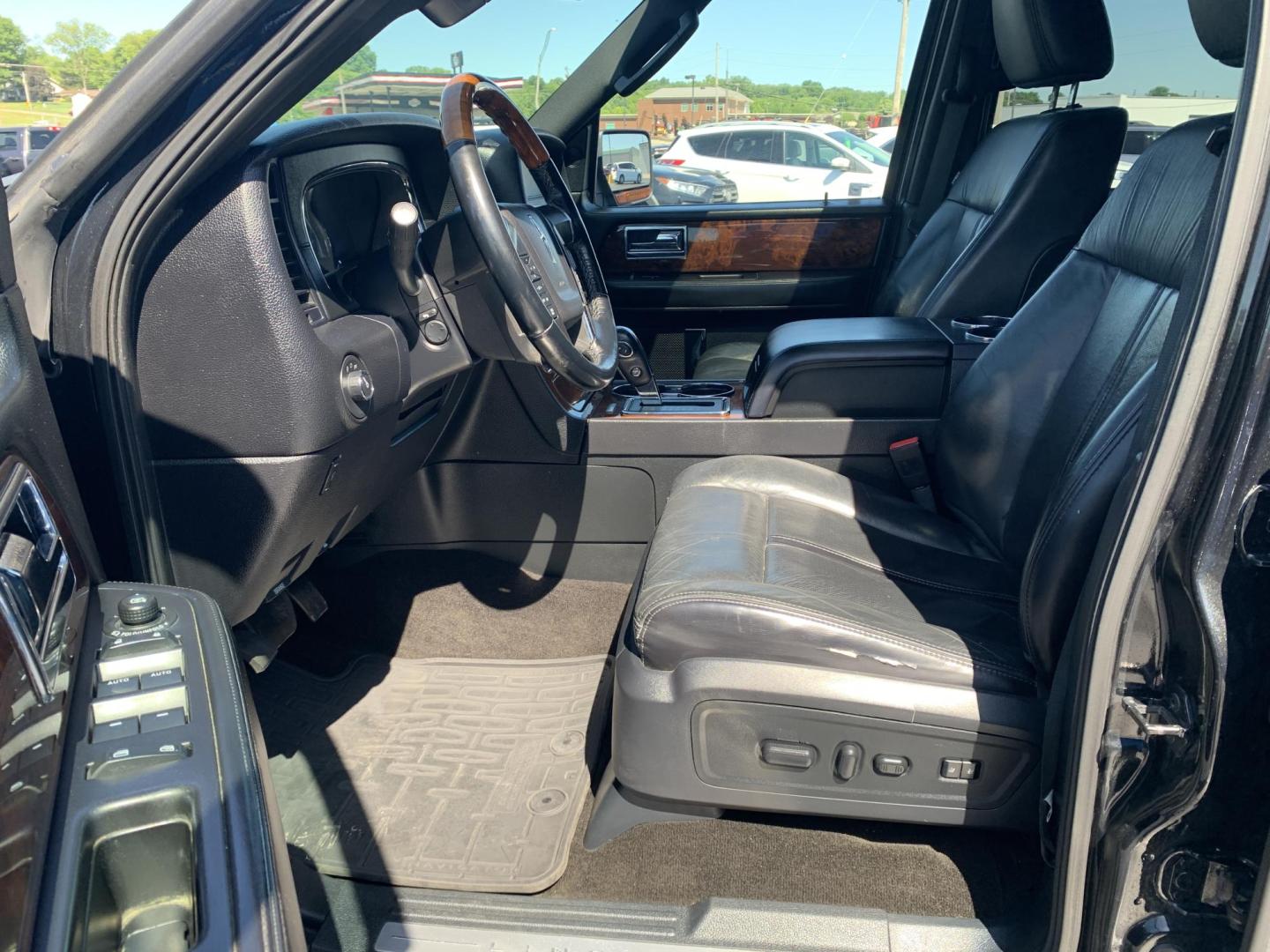 2015 BLACK /BLACK Lincoln Navigator 4WD (5LMJJ2JT8FE) with an 3.5L V6 DOHC 24V FFV engine, Automatic transmission, located at 506 S. Kingshighway, Cape Girardeau, MO, 63703, (573) 235-5000, 37.294991, -89.553635 - 2015 Lincoln Navigator 4WD 211,xxx miles Heated Seats Cooled Seats Power Tilt Wheel Bluetooth Sunroof 4 wheel drive Backup Camera 3rd. Row We have financing available and we accept trades! Fill out a credit application on our website or come by today! If you have any questions, give us a - Photo#23