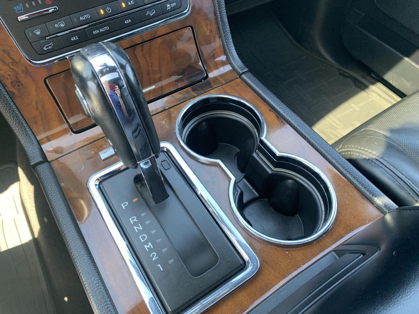 2015 BLACK /BLACK Lincoln Navigator 4WD (5LMJJ2JT8FE) with an 3.5L V6 DOHC 24V FFV engine, Automatic transmission, located at 506 S. Kingshighway, Cape Girardeau, MO, 63703, (573) 235-5000, 37.294991, -89.553635 - 2015 Lincoln Navigator 4WD 211,xxx miles Heated Seats Cooled Seats Power Tilt Wheel Bluetooth Sunroof 4 wheel drive Backup Camera 3rd. Row We have financing available and we accept trades! Fill out a credit application on our website or come by today! If you have any questions, give us a - Photo#34