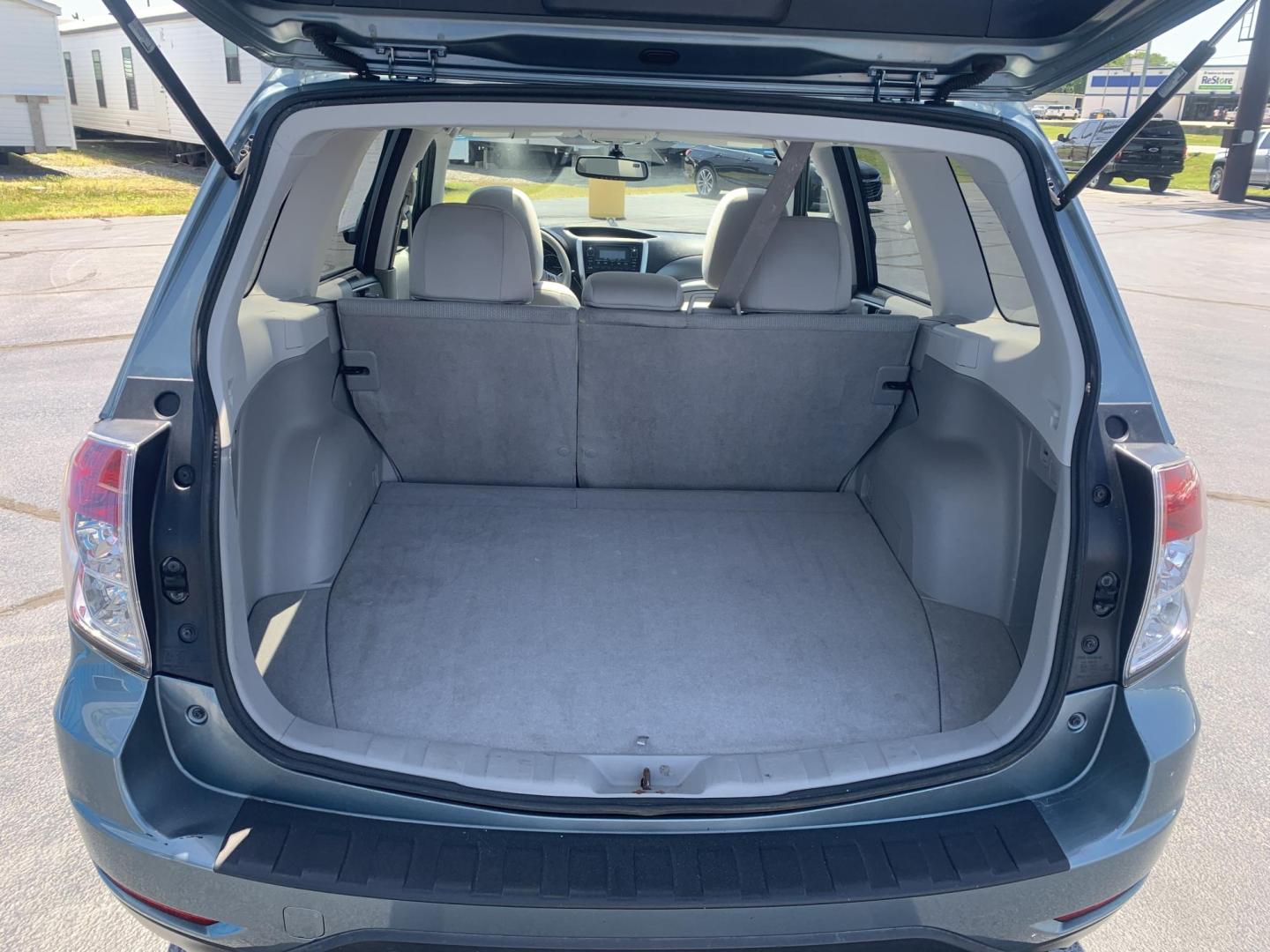 2011 BLUE /GRAY Subaru Forester 2.5X Premium (JF2SHBDC4BH) with an 2.5L H4 SOHC 16V engine, Automatic transmission, located at 506 S. Kingshighway, Cape Girardeau, MO, 63703, (573) 235-5000, 37.294991, -89.553635 - 2011 Subaru Forester 2.5X Premium Only 77,xxx miles AWD Sunroof Power Seat Cruise Heated Seats We have financing available and we accept trades! Fill out a credit application on our website or come by today! If you have any questions, give us a call at (573) 235-5000 or visit our website at - Photo#7